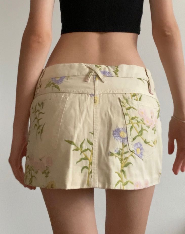 Dolce & Gabbana Dolce Gabbana Mini Skirt Floral Size 26" / US 2 / IT 38 - 4 Thumbnail