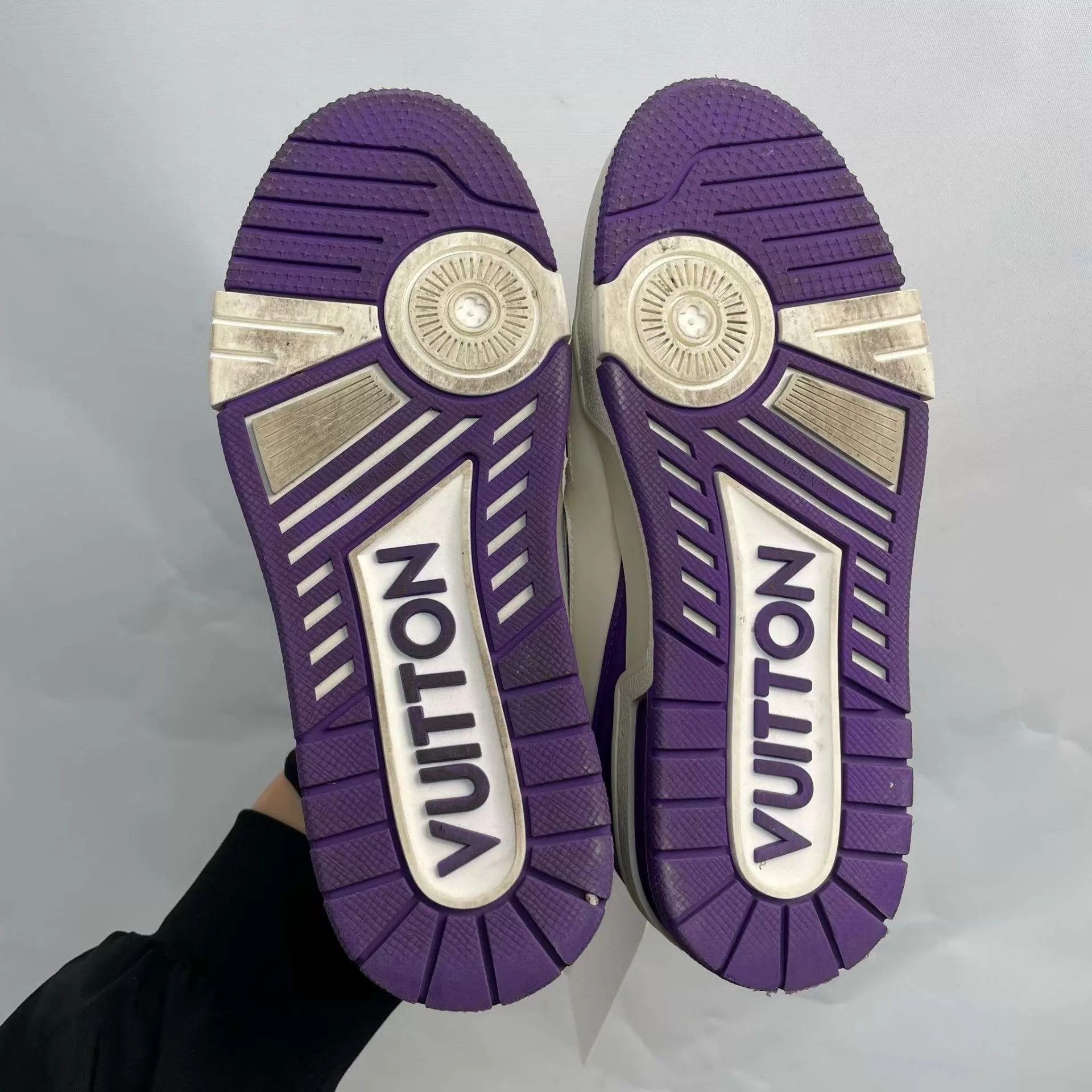 Louis Vuitton LV leather sneakers white purple 36 Size US 5.5 / IT 35.5 - 6 Thumbnail