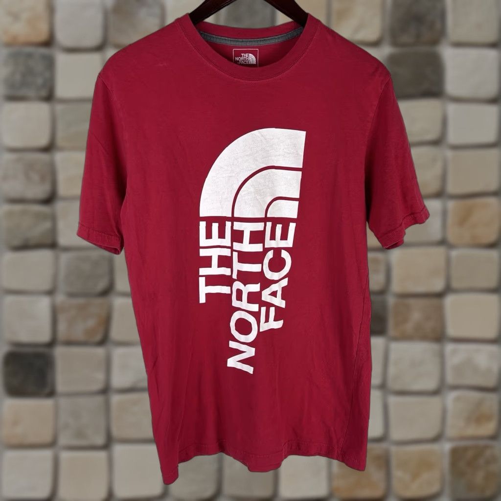The North Face The North Face Shirt Mens Small Red Graphic Print Crewneck Casual Outdoor Size US S / EU 44-46 / 1 - 1 Thumbnail