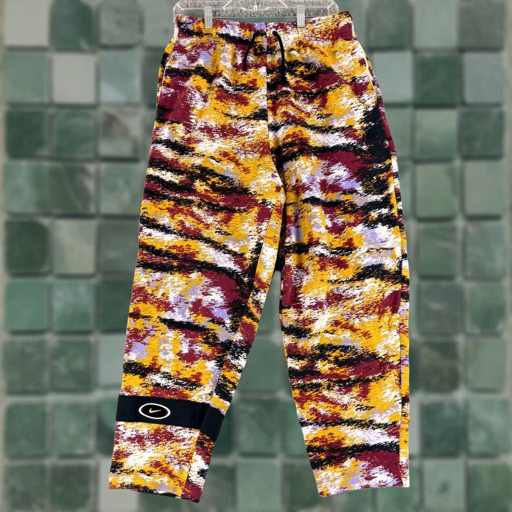 Nike Nike Sportswear Essential Fleece Curve Pants Womens M Yellow Pull On Gym Size 32" / US 10 / IT 46 - 1 Thumbnail