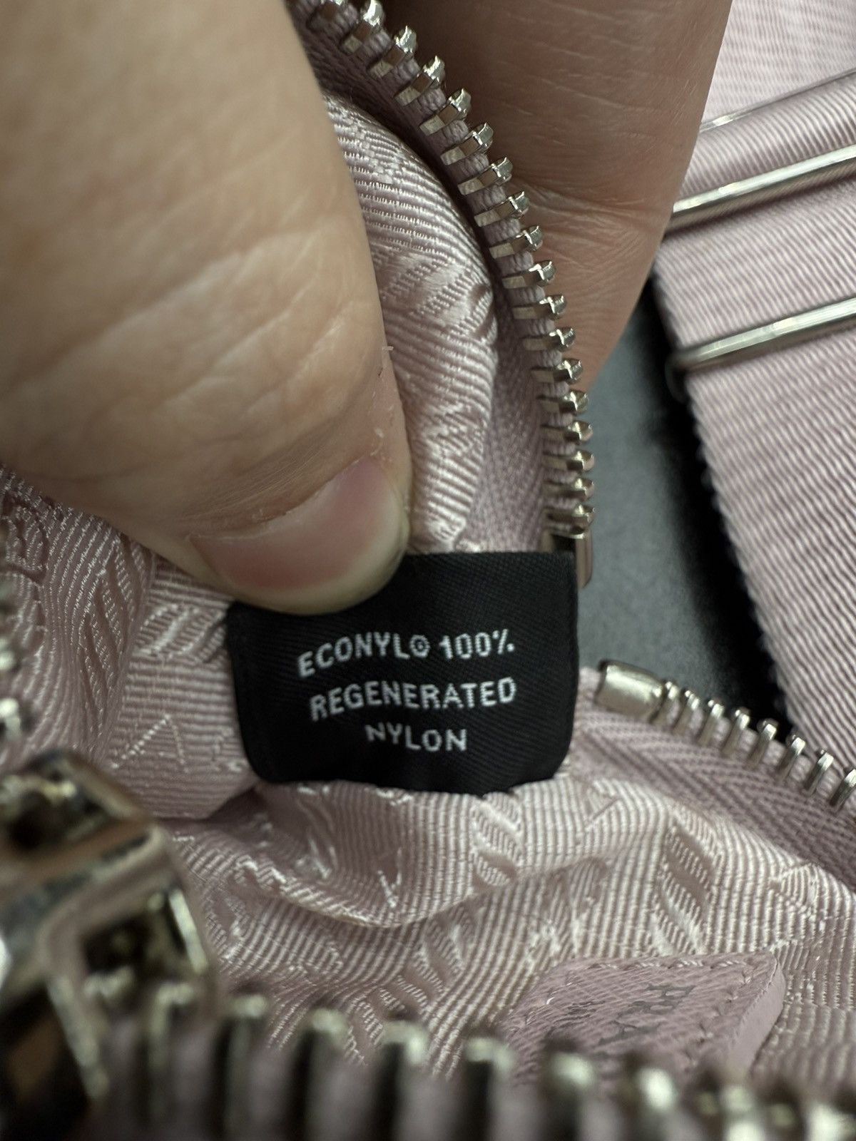 Prada Prada Re-Edition 2005 shoulder bag in pink Size ONE SIZE - 23 Thumbnail