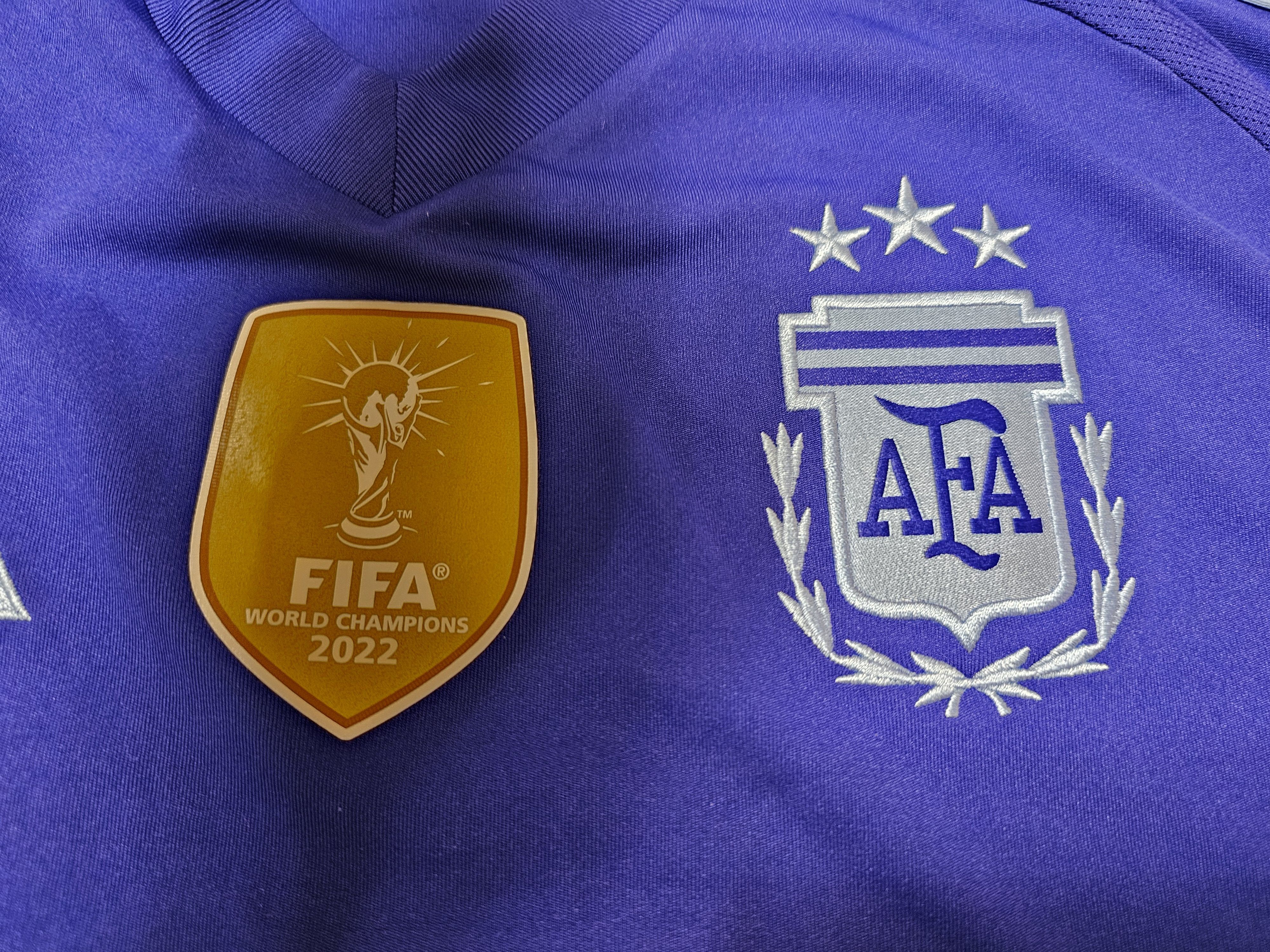 Adidas ARGENTINA 2024 2025 MESSI AWAY FOOTBALL SHIRT SOCCER JERSEY Size US M / EU 48-50 / 2 - 4 Thumbnail