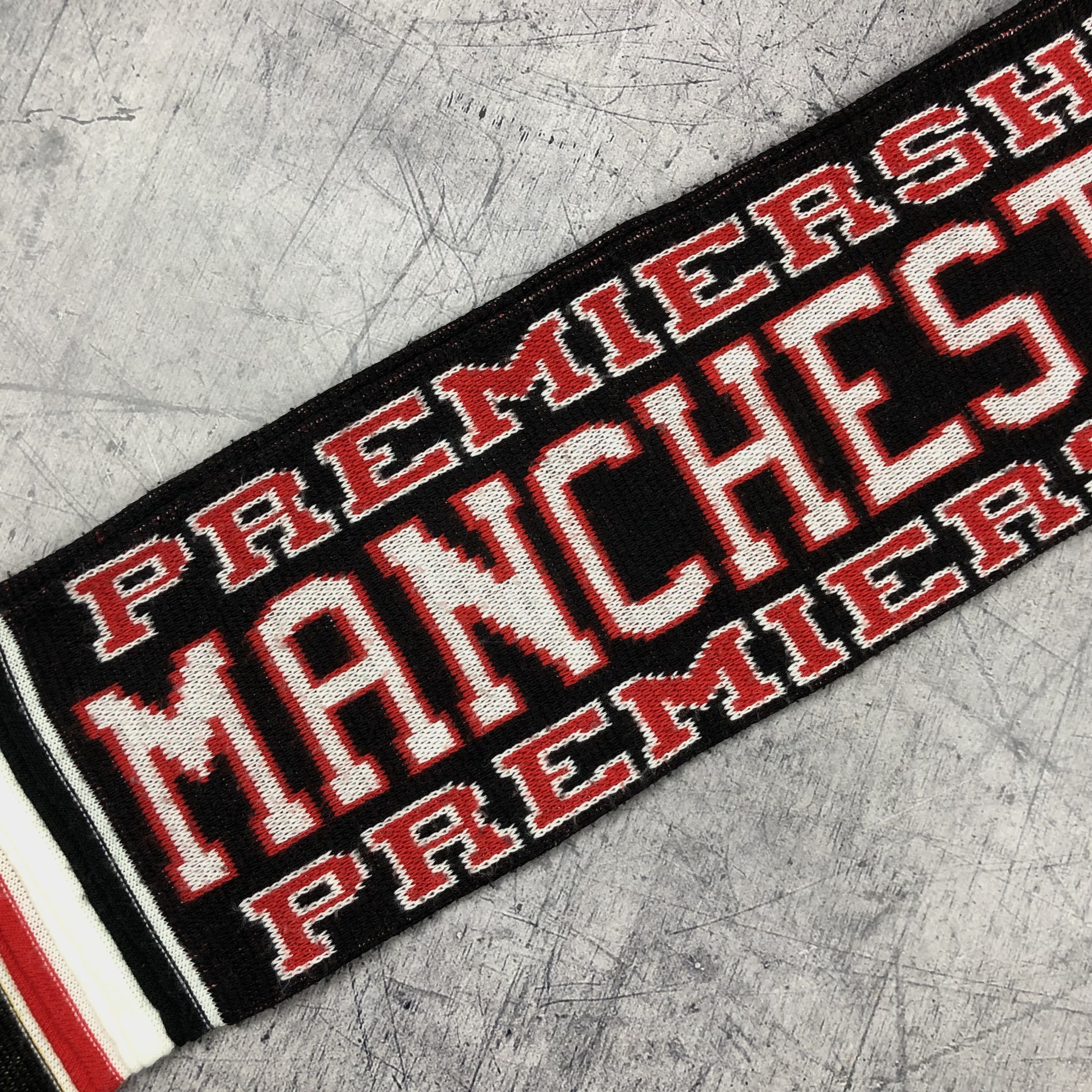 Vintage Manchester United FC 1996-1997 Premiership Scarf Flag Size ONE SIZE - 3 Thumbnail