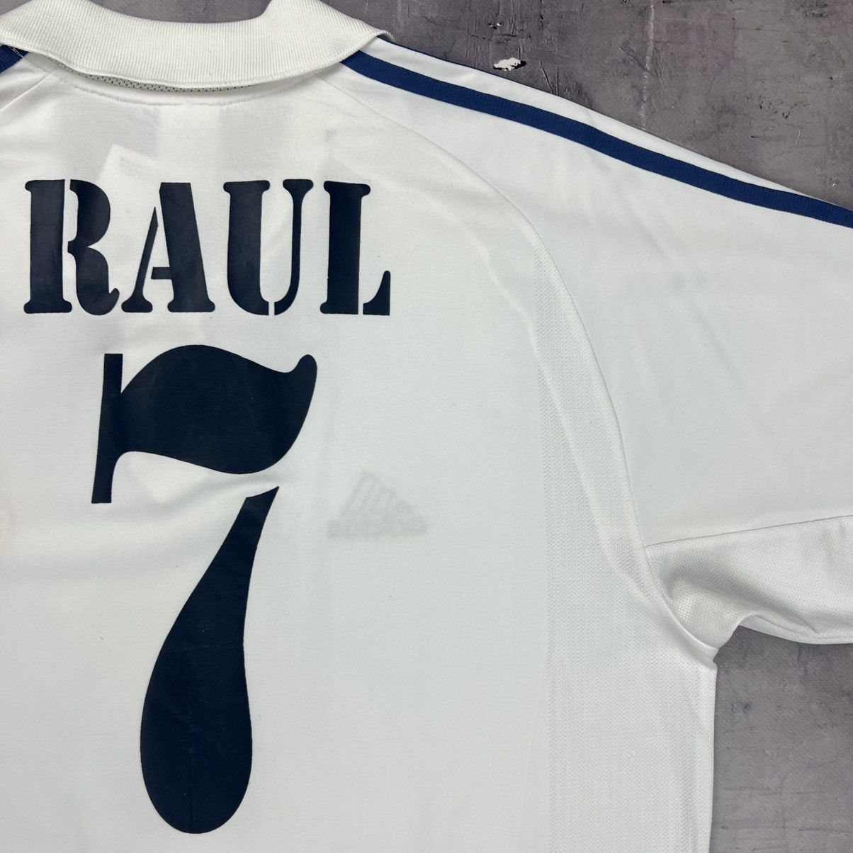 Adidas Rare! Raul 7 Real Madrid Adidas Soccer Jersey Shirt 00s Size US M / EU 48-50 / 2 - 6 Thumbnail