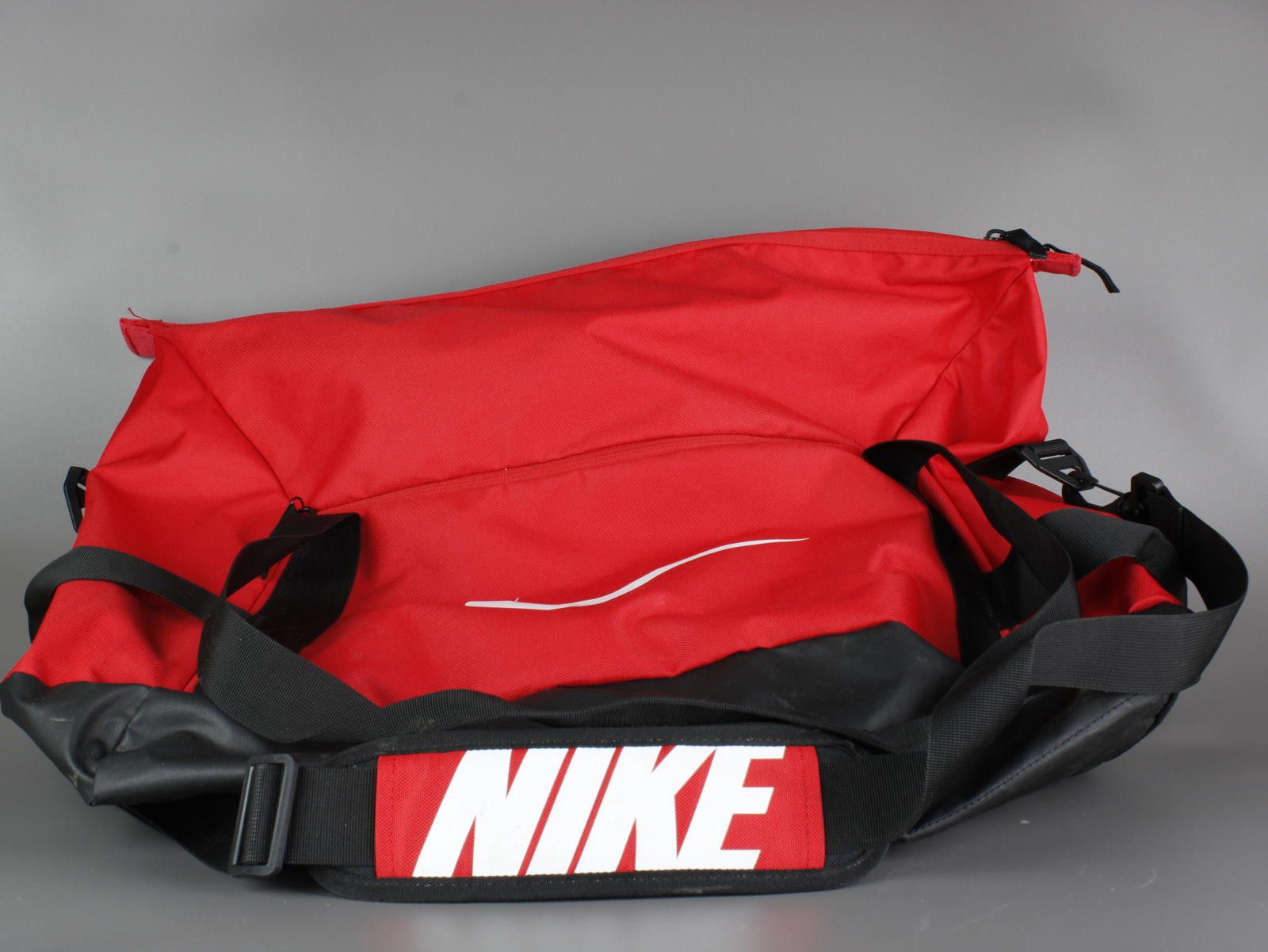 Nike Nike Red and Black Gym Bag with Adjustable Strap Size ONE SIZE - 3 Thumbnail