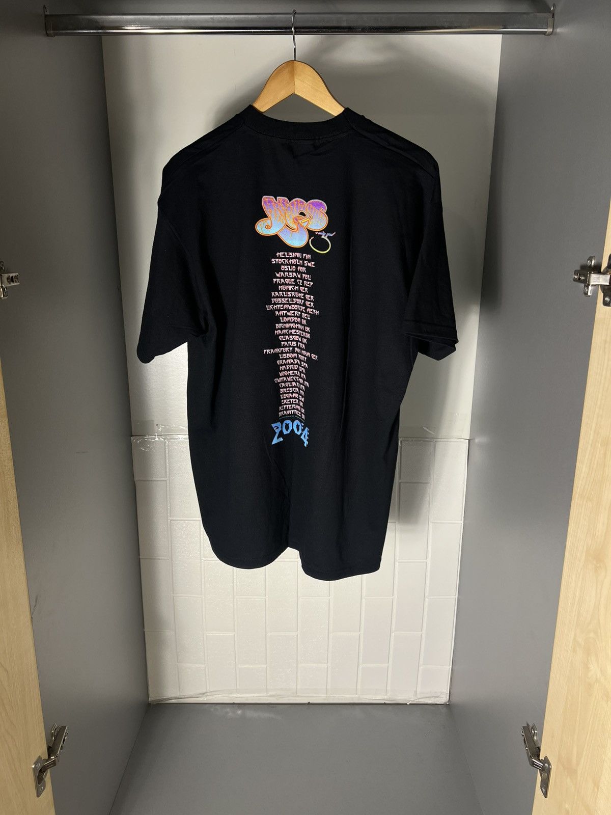 Band Tees VINTAGE ROGER DEAN & YES TOUR ROCK T-SHIRT METAL RETRO 90s Size US XL / EU 56 / 4 - 11 Thumbnail
