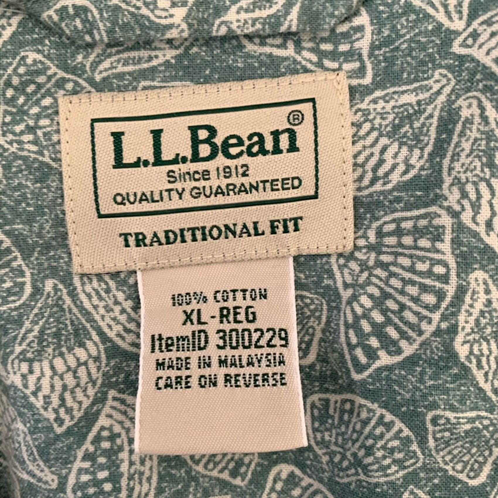 Vintage L.L. Bean Hawaiian Shirt Mens XL Sea Shell Traditional Fit Button Up Cotton Green Short Sleeve Beach Tropical 90s? Size US XL / EU 56 / 4 - 2 Thumbnail