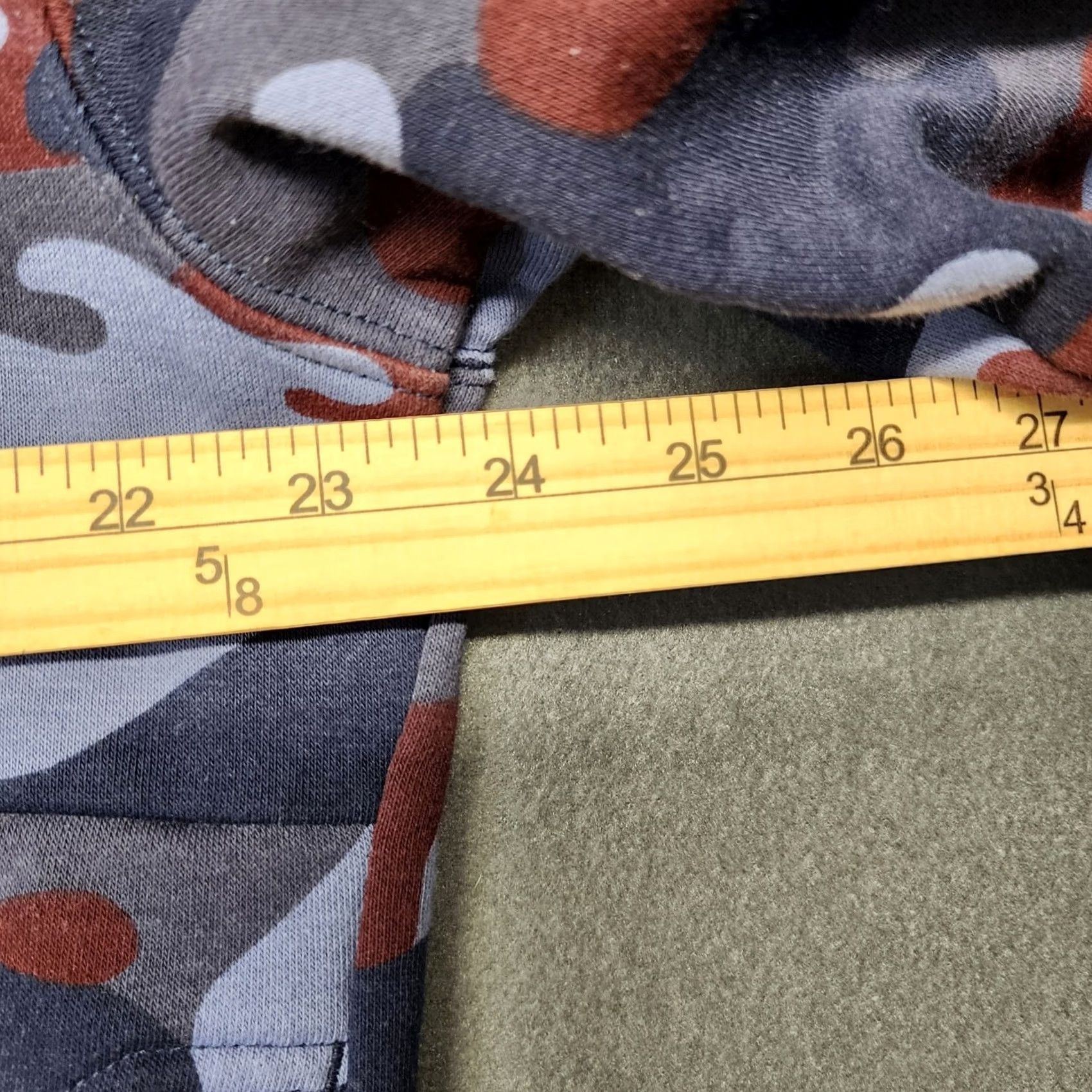 Champion VINTAGE Champion Sweatshirt Men Large Blue Red Camo Kangaroo Pouch Athleisure Casual Mens Size US L / EU 52-54 / 3 - 5 Thumbnail
