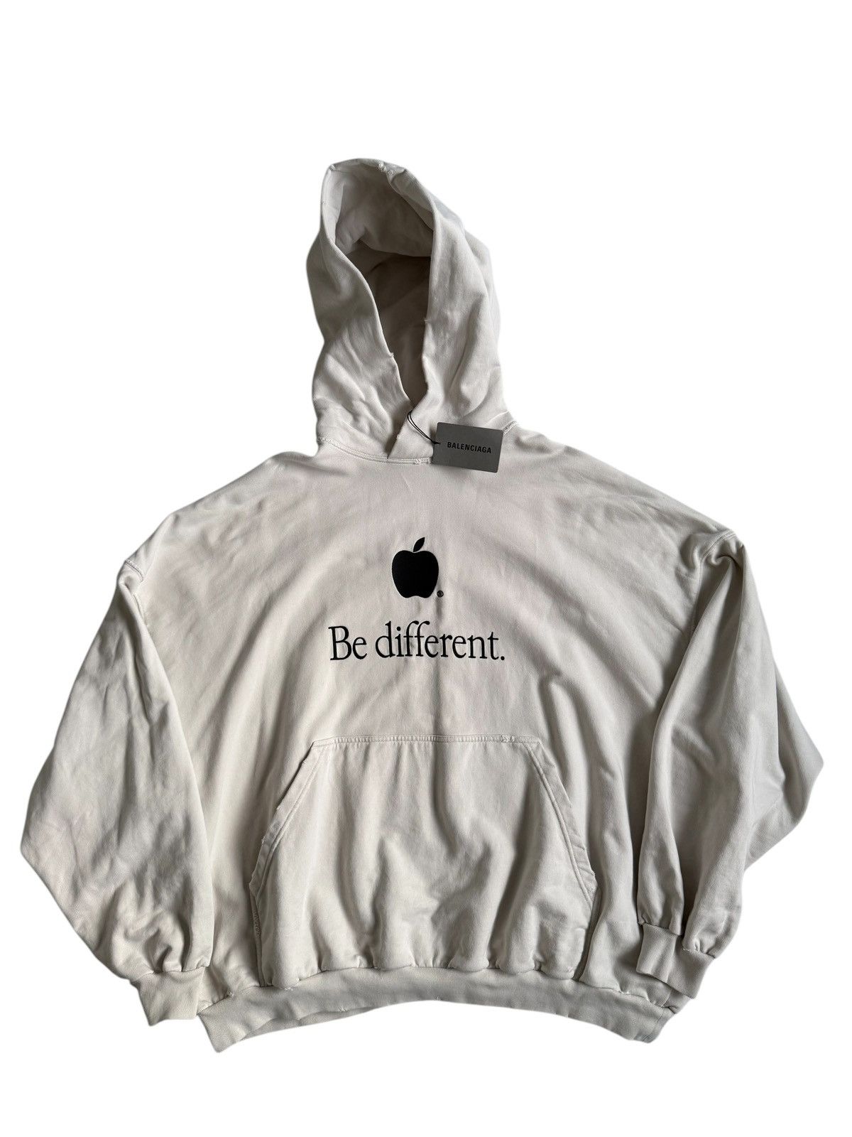 Balenciaga BALENCIAGA AW22 BE DIFFERENT APPLE HOODIE CREME WHITE 