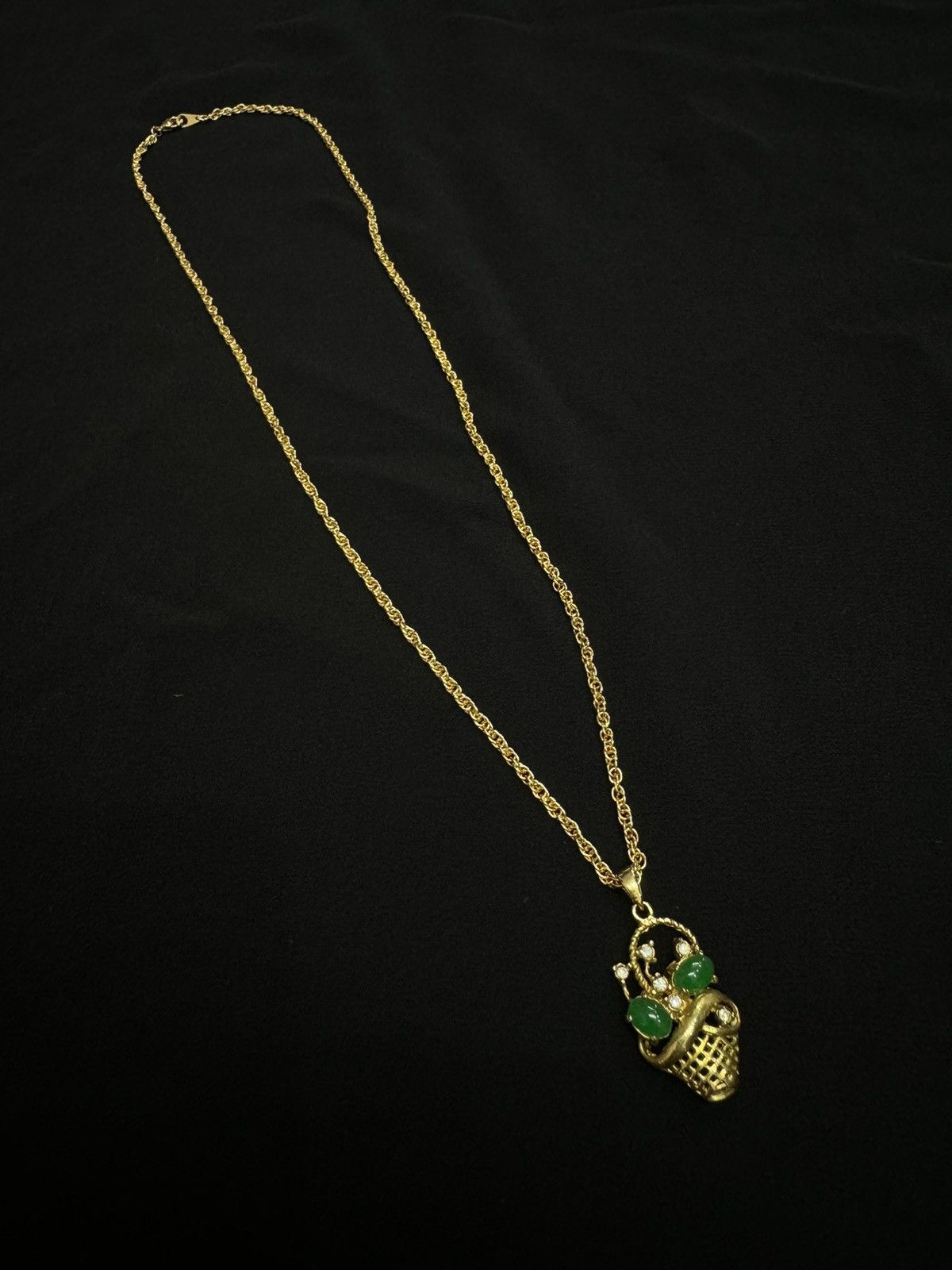 Vintage GREEN JADE PENDANT GOLD LIKE NECKLACE Size ONE SIZE - 2 Thumbnail