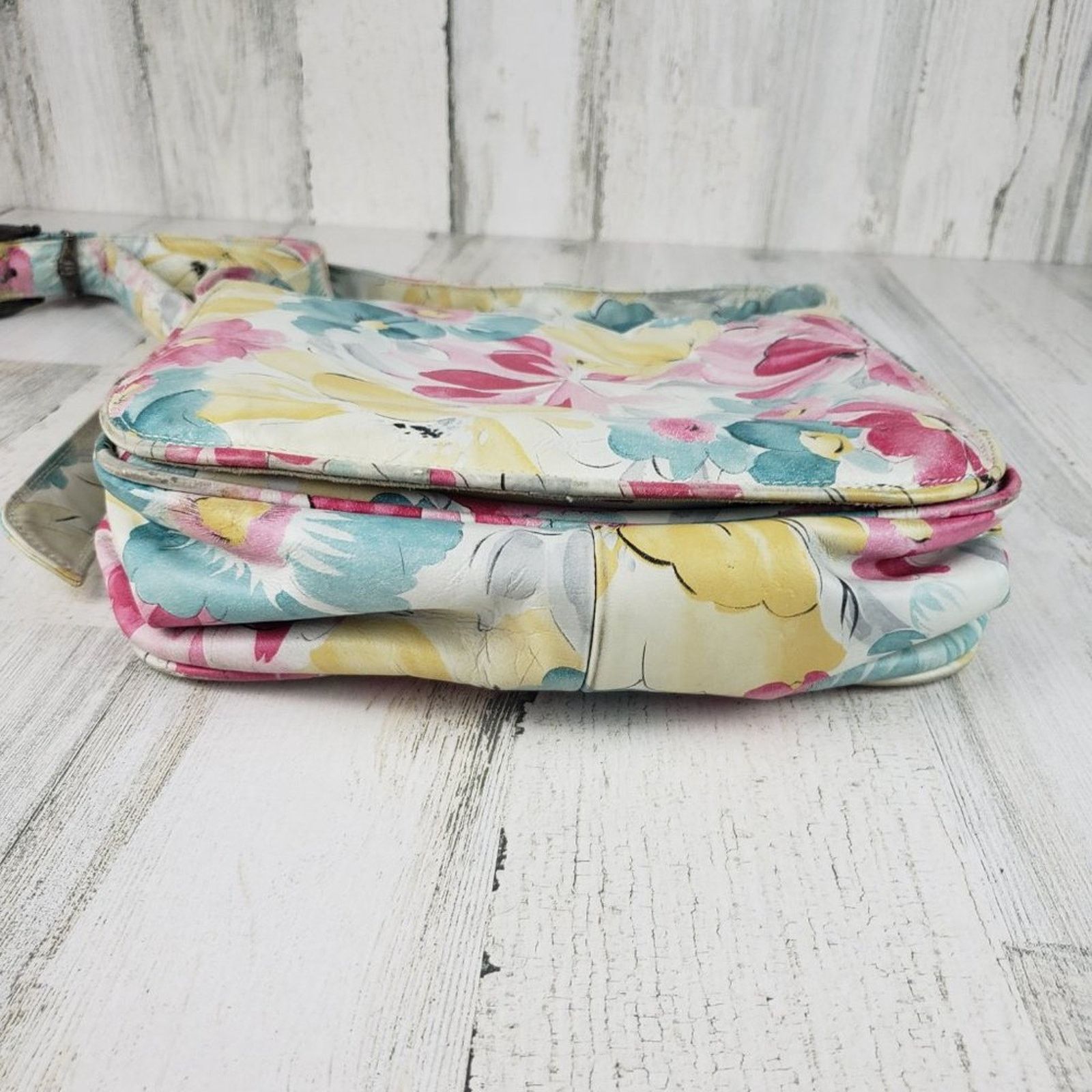 Other Viva of California Crossbody White Multicolored Floral Purse Size ONE SIZE - 7 Thumbnail