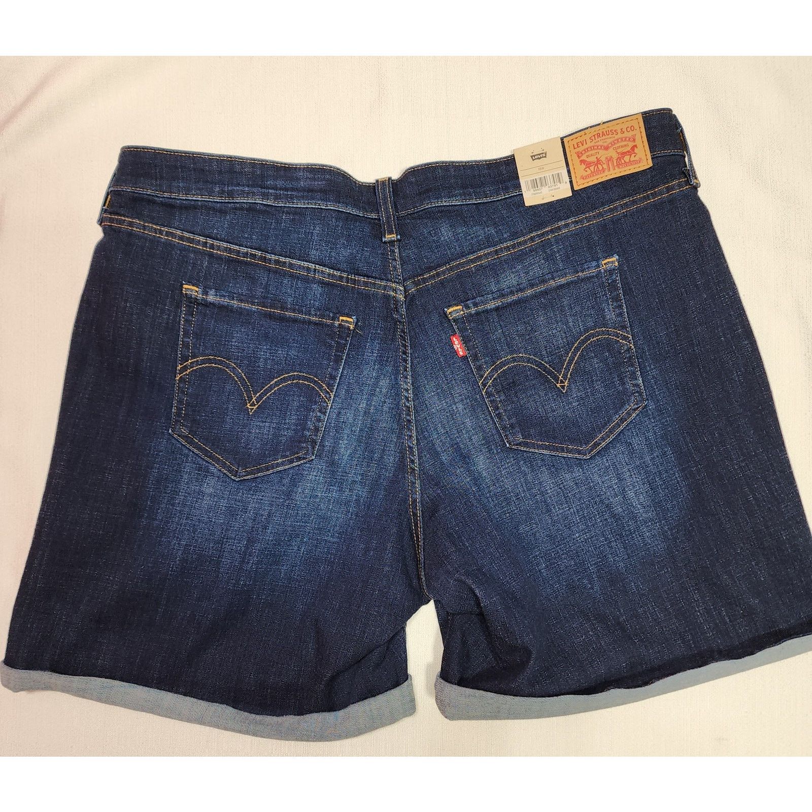 Levi's Levi's Mid-length shorts W36'' x L17'' Size US 36 / EU 52 - 2 Thumbnail