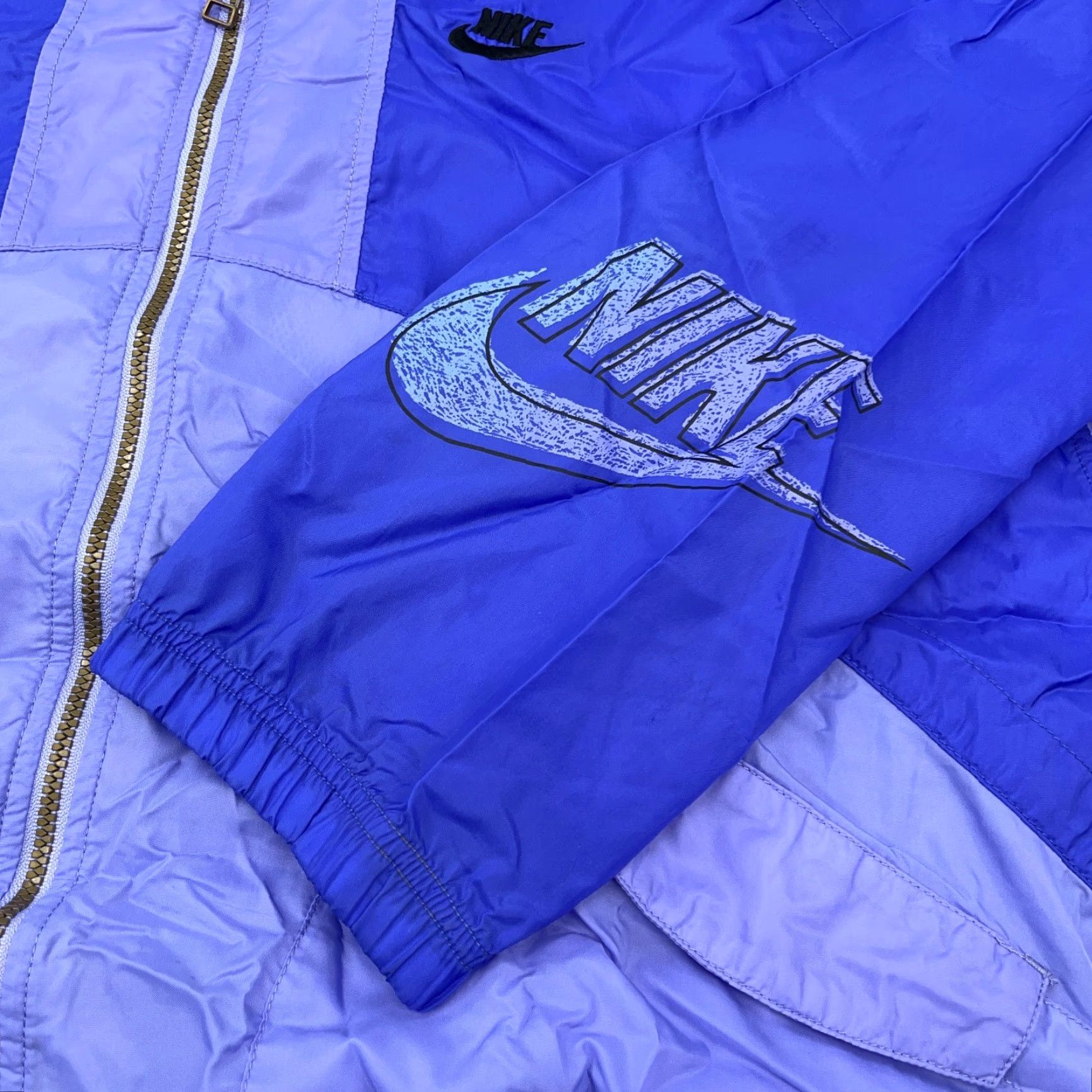 Nike VINTAGE Nike Jacket Women S Purple Windbreaker 90s Y2K 2000s Solid Short Zip Wind-Resistant Pockets All Seasons Size S / US 4 / IT 40 - 5 Thumbnail
