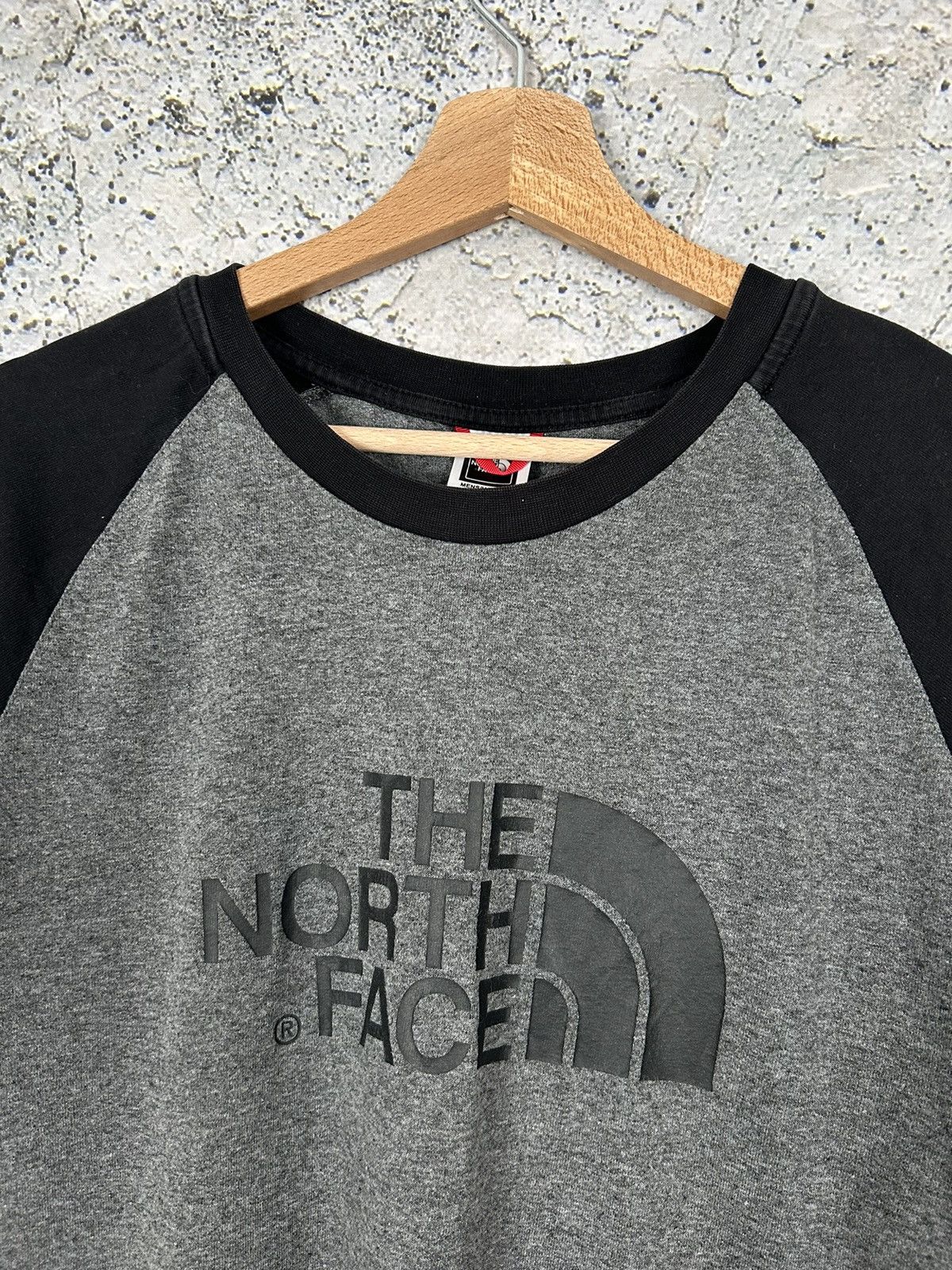 The North Face Vintage The North Face Grey Black Tee Outdoor Streetwear Size US L / EU 52-54 / 3 - 3 Thumbnail