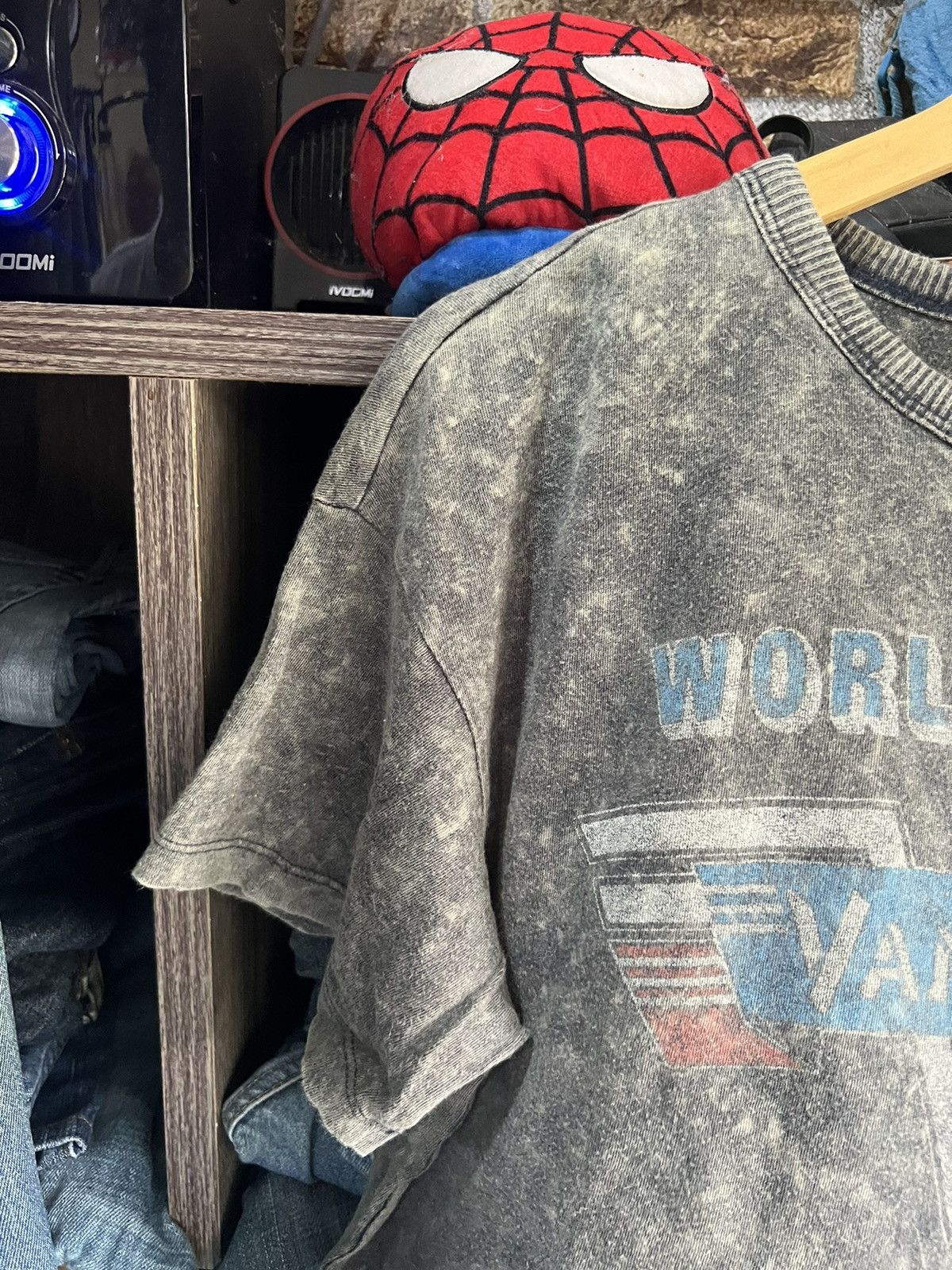 American Eagle Outfitters 🔥American Eagle Outfitters Van Halen Kick Ass Cropped Tees Size US M / EU 48-50 / 2 - 5 Thumbnail