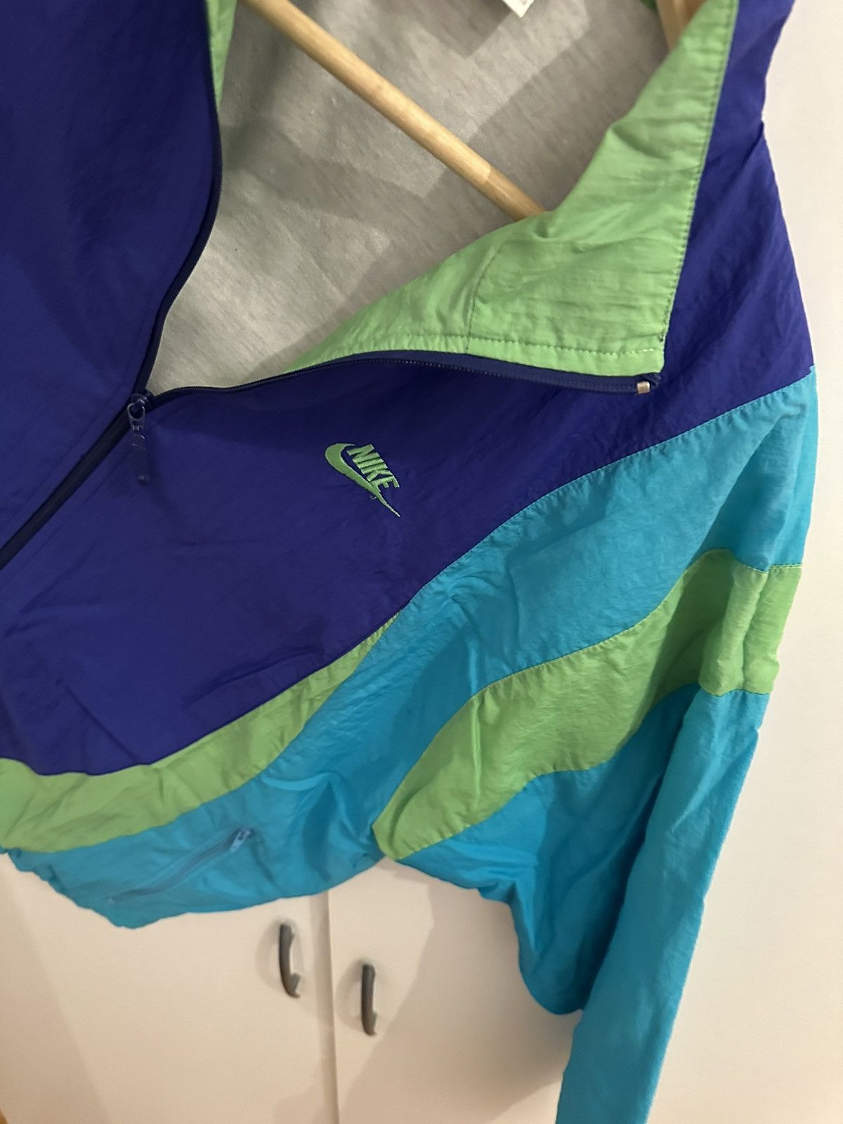 Nike Nike Jacket Windbreaker Size M Vintage Jacke Retro Size US M / EU 48-50 / 2 - 7 Thumbnail