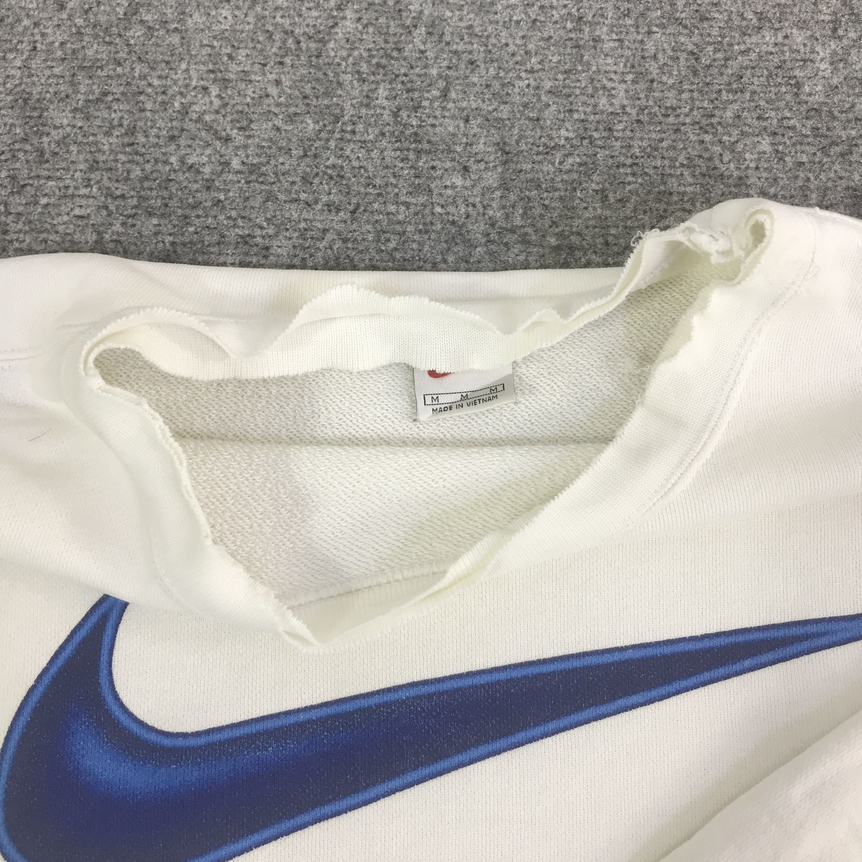 Nike 90s NIKE BIG LOGO DISTRESSED SWEATSHIRT K127B8 Size US M / EU 48-50 / 2 - 13 Thumbnail