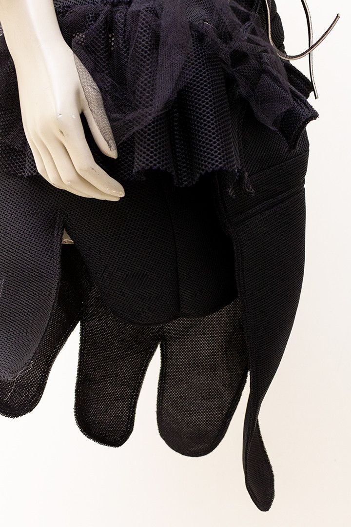 Comme des Garcons Comme des Garçons AD2004 asymmetrical perforated scuba skirt Size 27" / US 4 / IT 40 - 5 Thumbnail