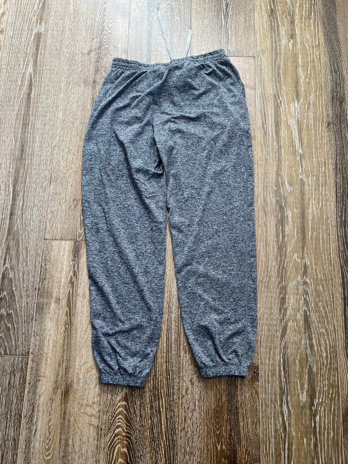 Vuori Vuori womens performance jogger pants Size 26" / US 2 / IT 38 - 2 Thumbnail