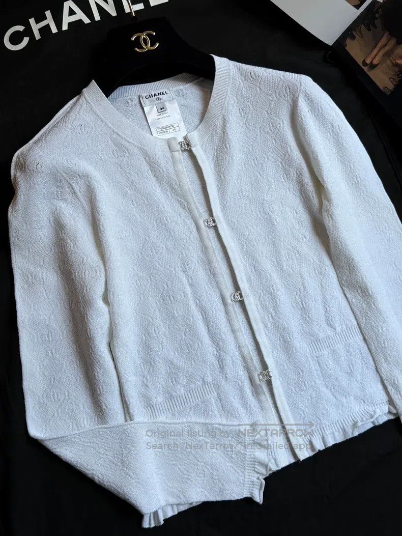 Chanel Chanel 24-year-old white knitted cardigan coat Size XXS / US 00 / IT 34 - 1 Thumbnail
