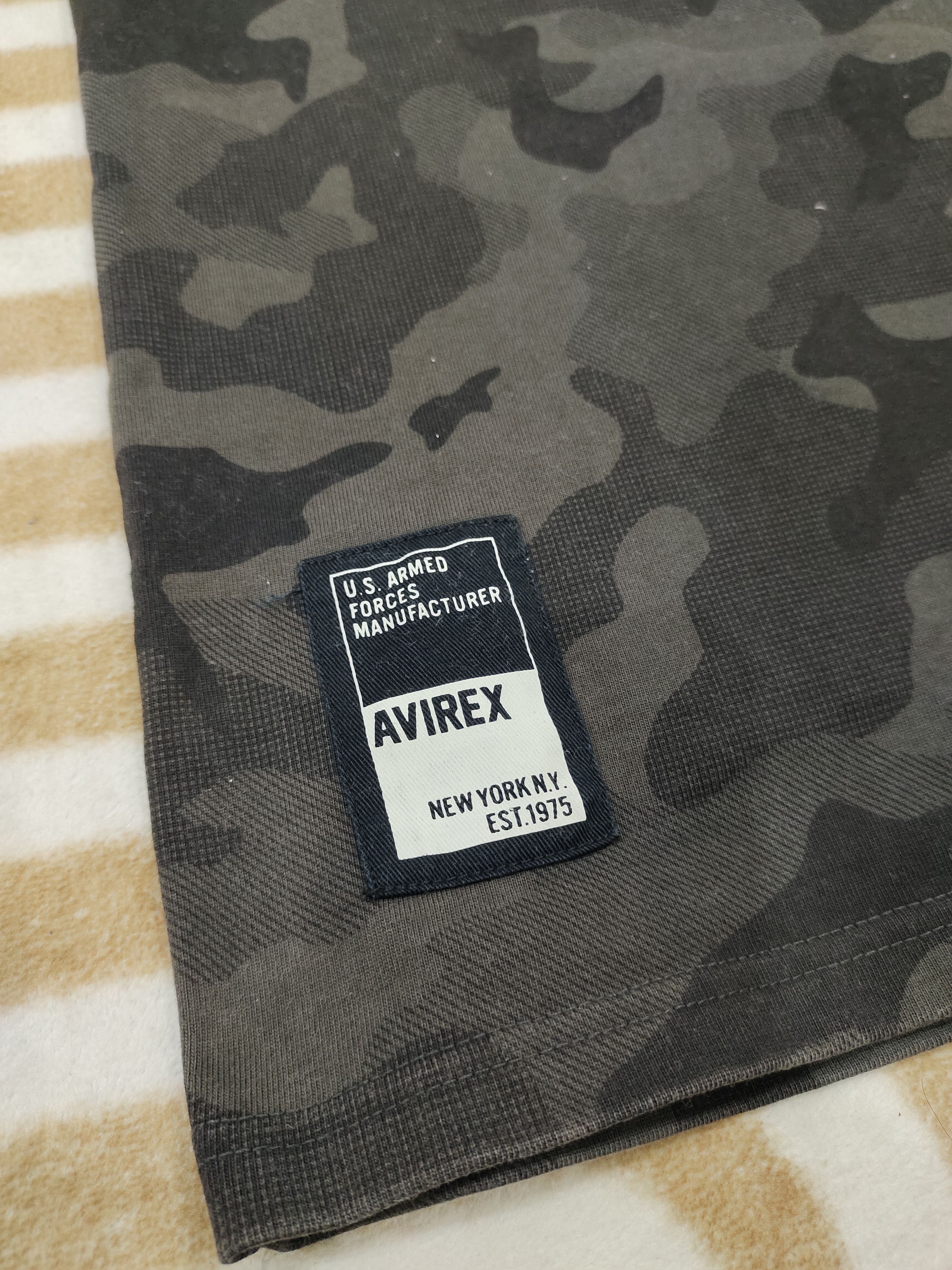 Avirex Vintage Avirex Camo Heavy Cotton T-shirts Size US XL / EU 56 / 4 - 6 Thumbnail