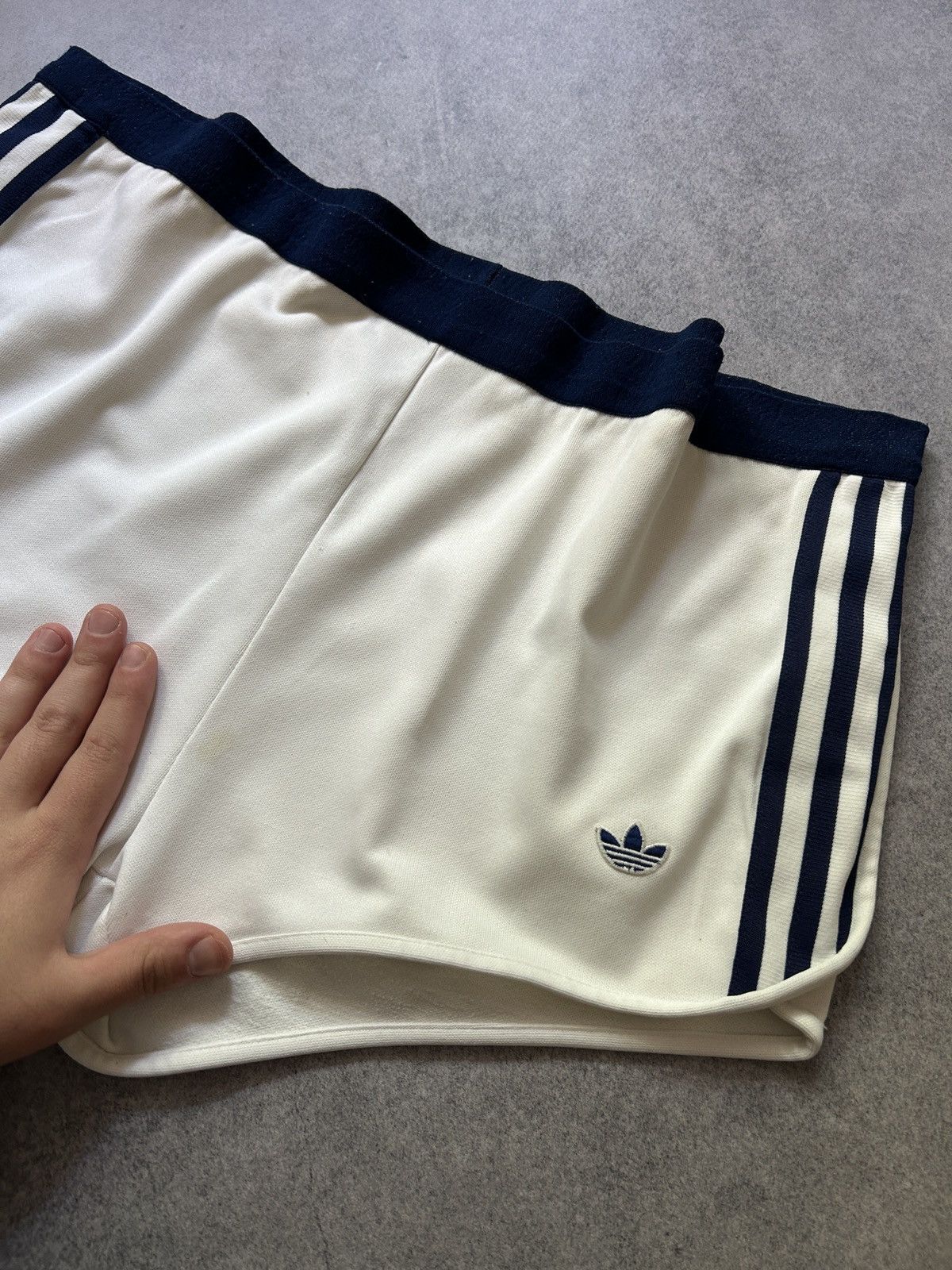 Adidas × Vintage Vintage Adidas Tennis white/blue three stripes shorts Size US 36 / EU 52 - 2 Thumbnail
