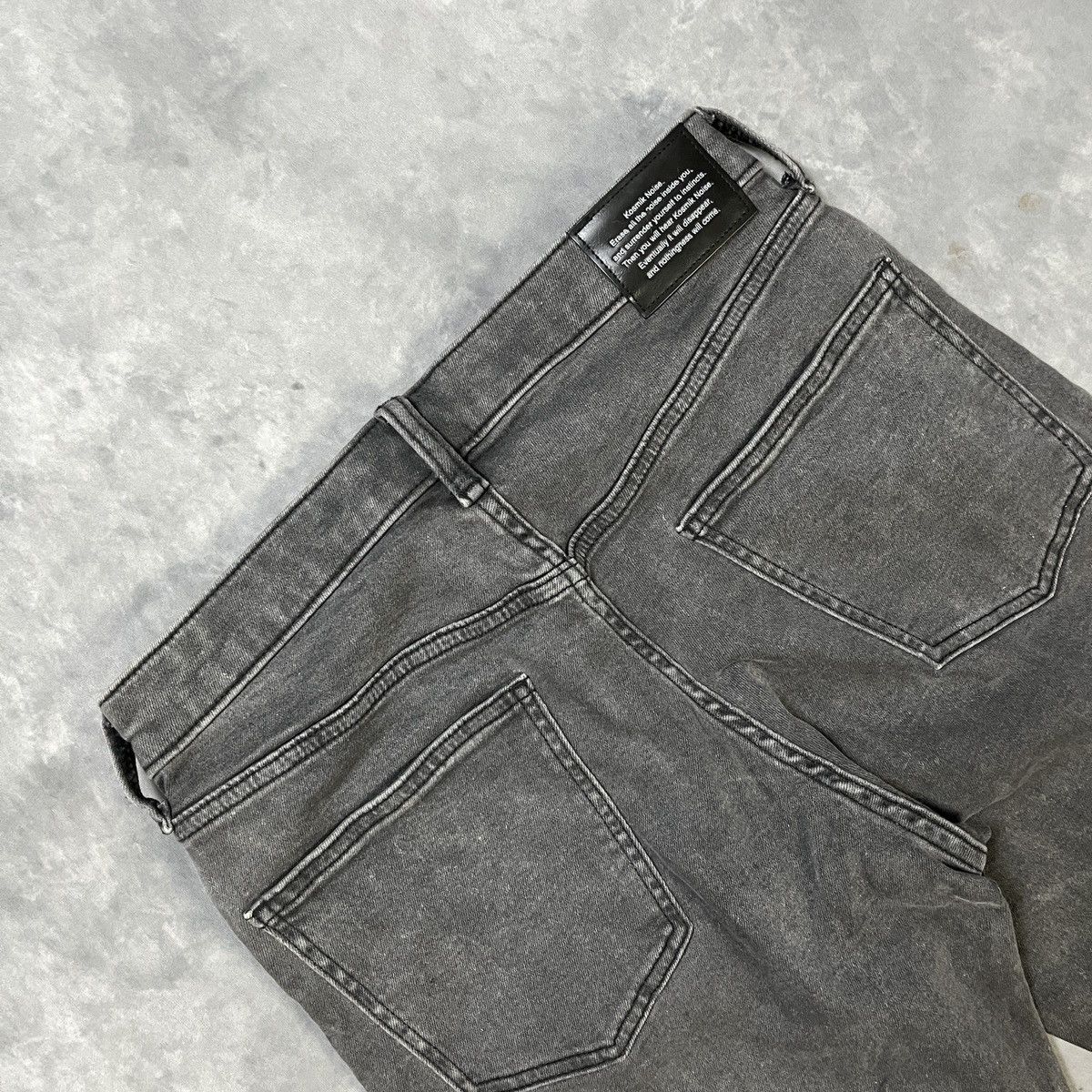Undercover 2000s UNDERCOVER - Faded Distressed Jeans Size US 29 - 10 Thumbnail