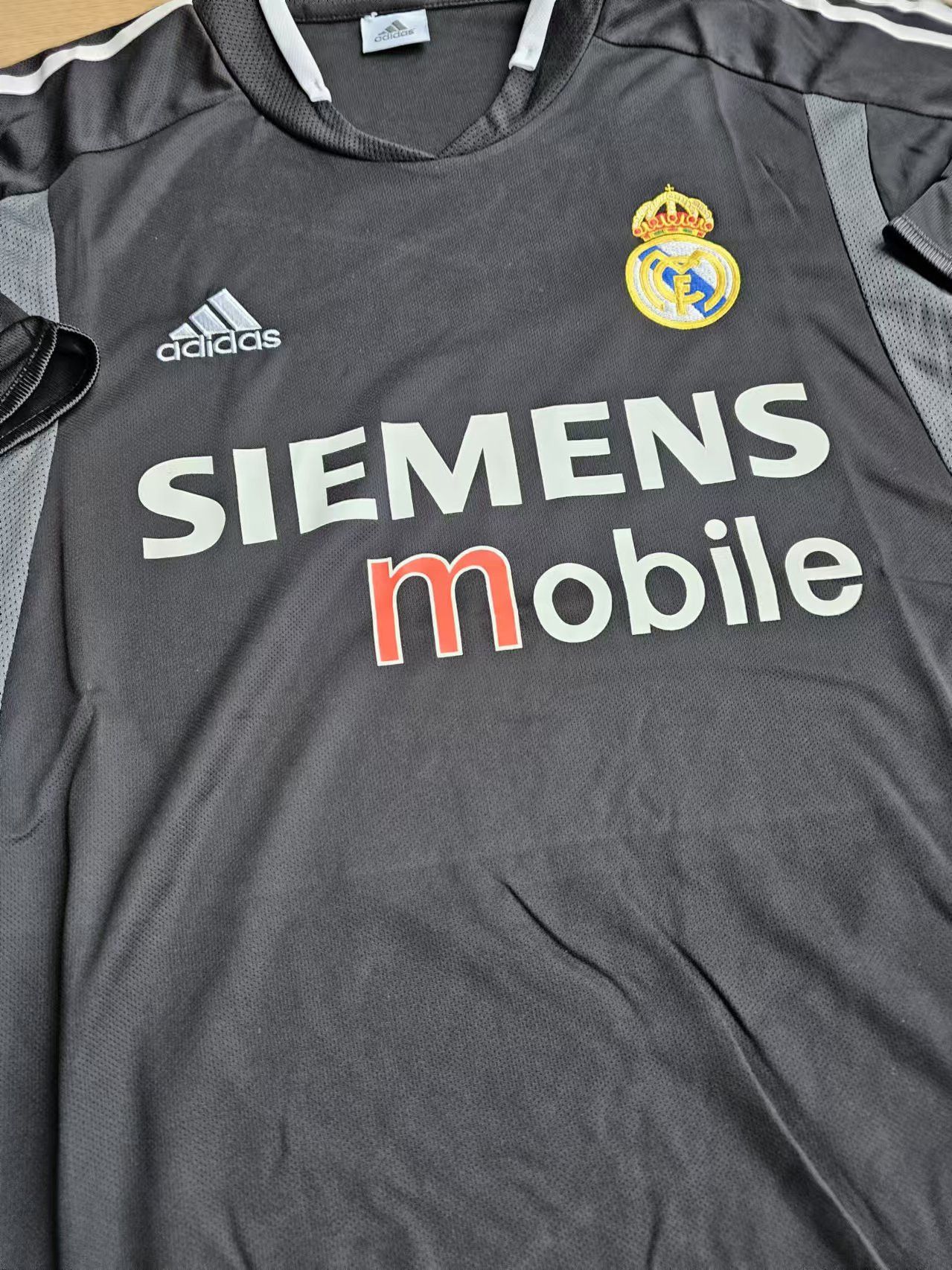 Other 2004 05 Real Madrid #5 Zidane Jersey Away Size US M / EU 48-50 / 2 - 3 Thumbnail