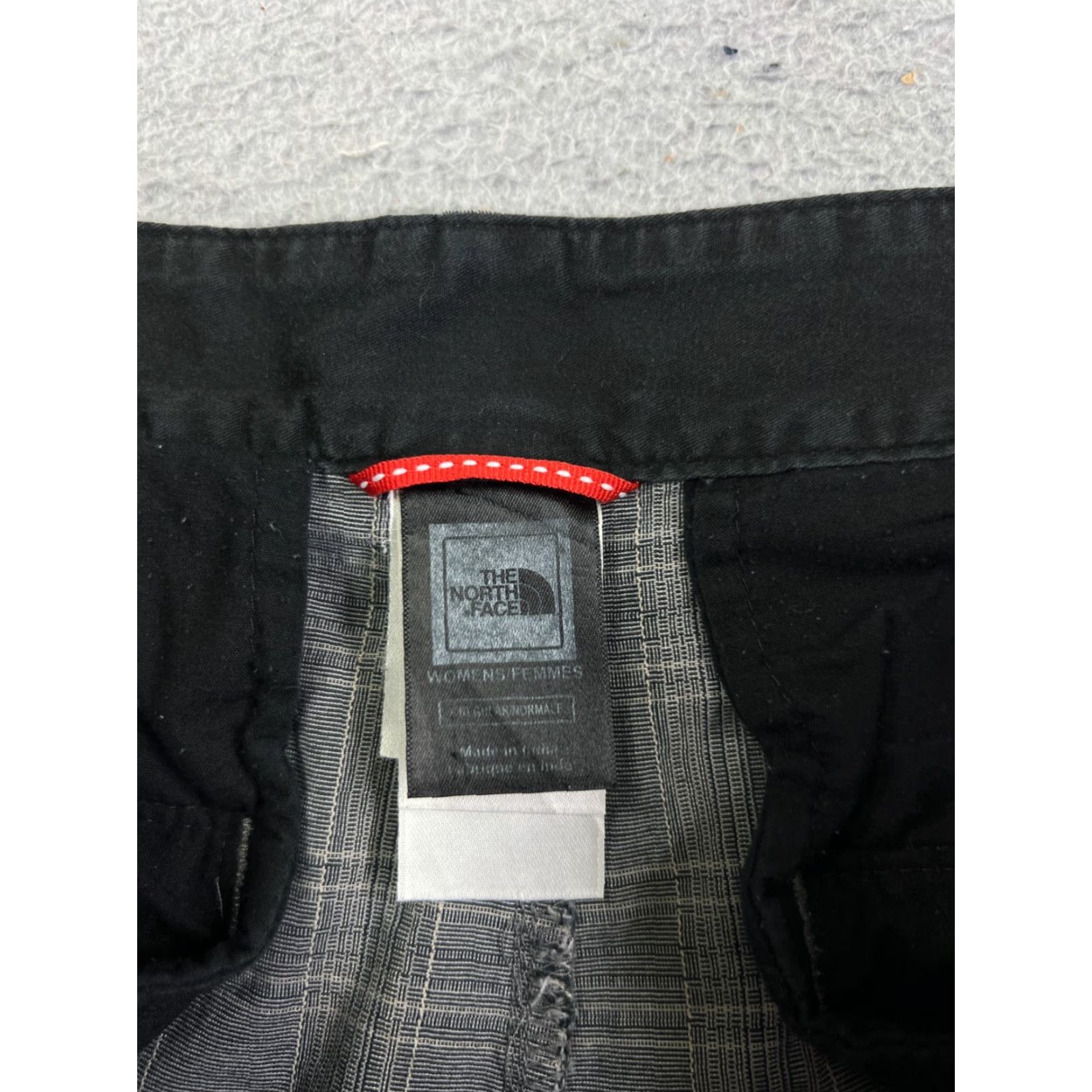 The North Face The North Face Shorts Womens 28 Gray Plaid 100% Cotton Golf Hiking 28x10 Size 28" / US 6 / IT 42 - 7 Thumbnail