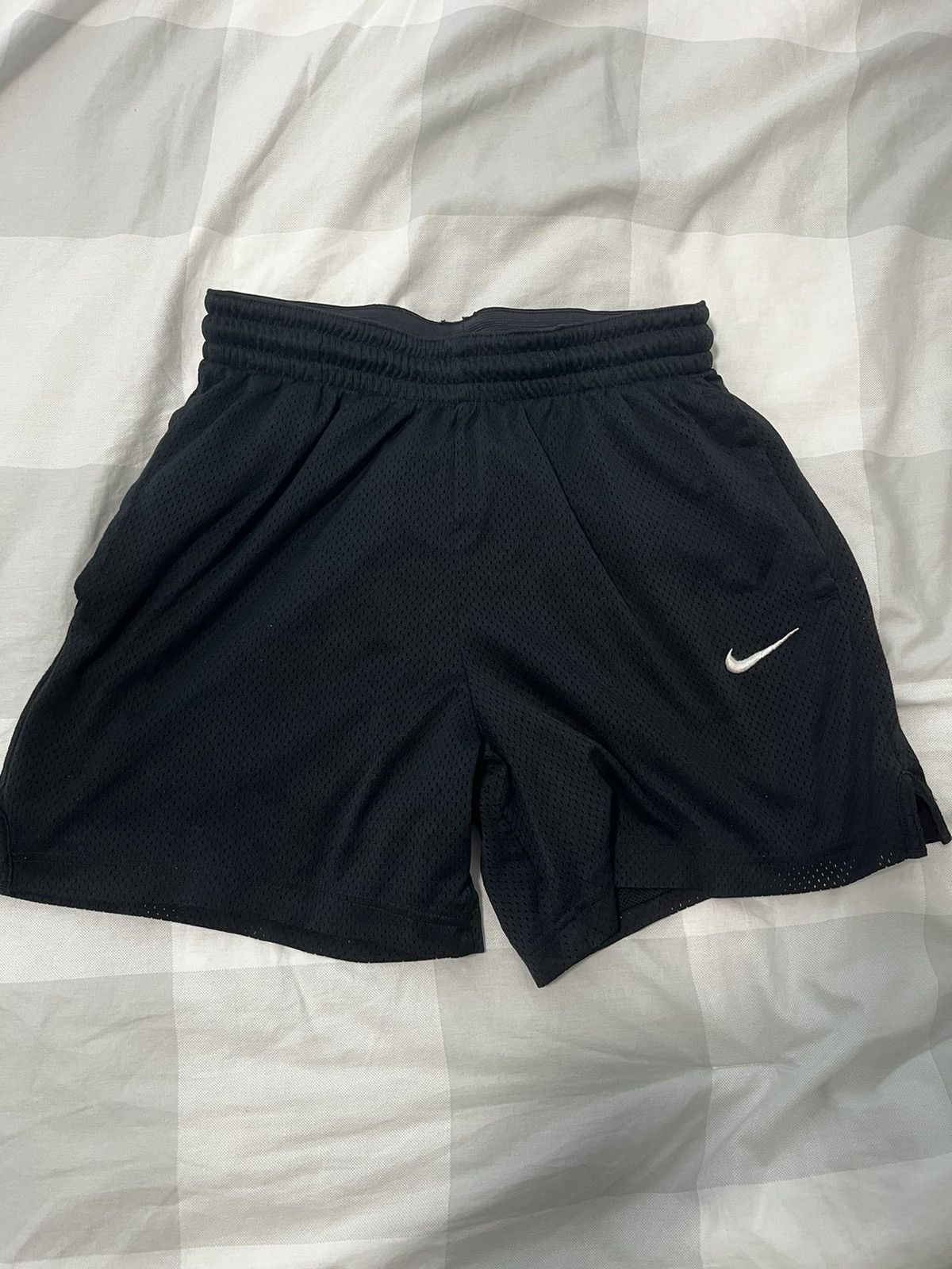 Nike Vintage mesh Nike shorts Size US 30 / EU 46 - 1 Thumbnail