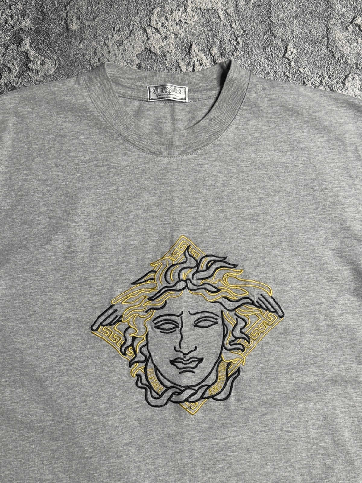 Versus Versace vintage Versace VERSUS men's t-shirt L Size US L / EU 52-54 / 3 - 2 Thumbnail