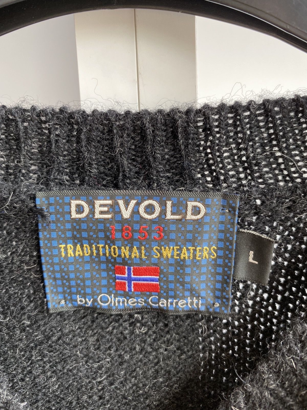 Vintage DEVOLD Olmes Caretti Norway Pure Wool Pewter Clasp Sweater Size US L / EU 52-54 / 3 - 4 Thumbnail