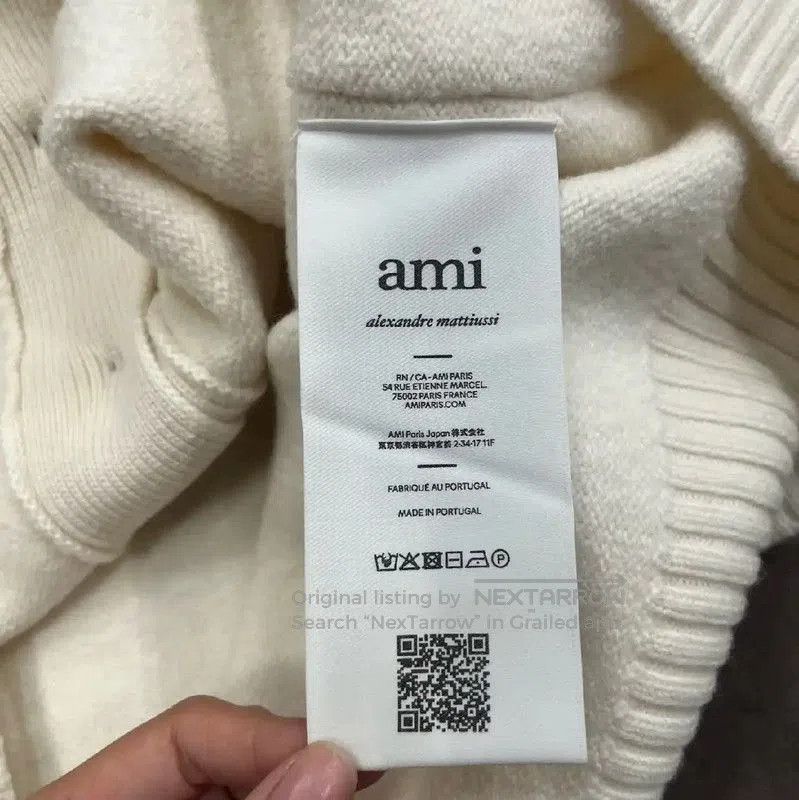 AMI AMI White Cardigan with Heart Detail . Size S / US 4 / IT 40 - 7 Thumbnail