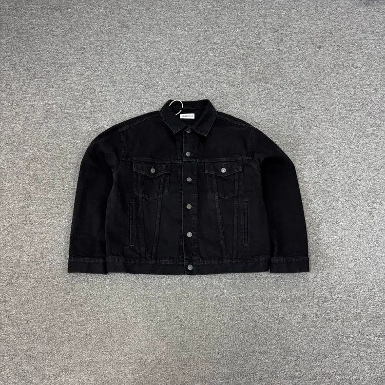 Balenciaga Balenciaga Back Crystal Logo Faded Washed Denim Jacket Size XXS / US 00 / IT 34 - 1 Thumbnail