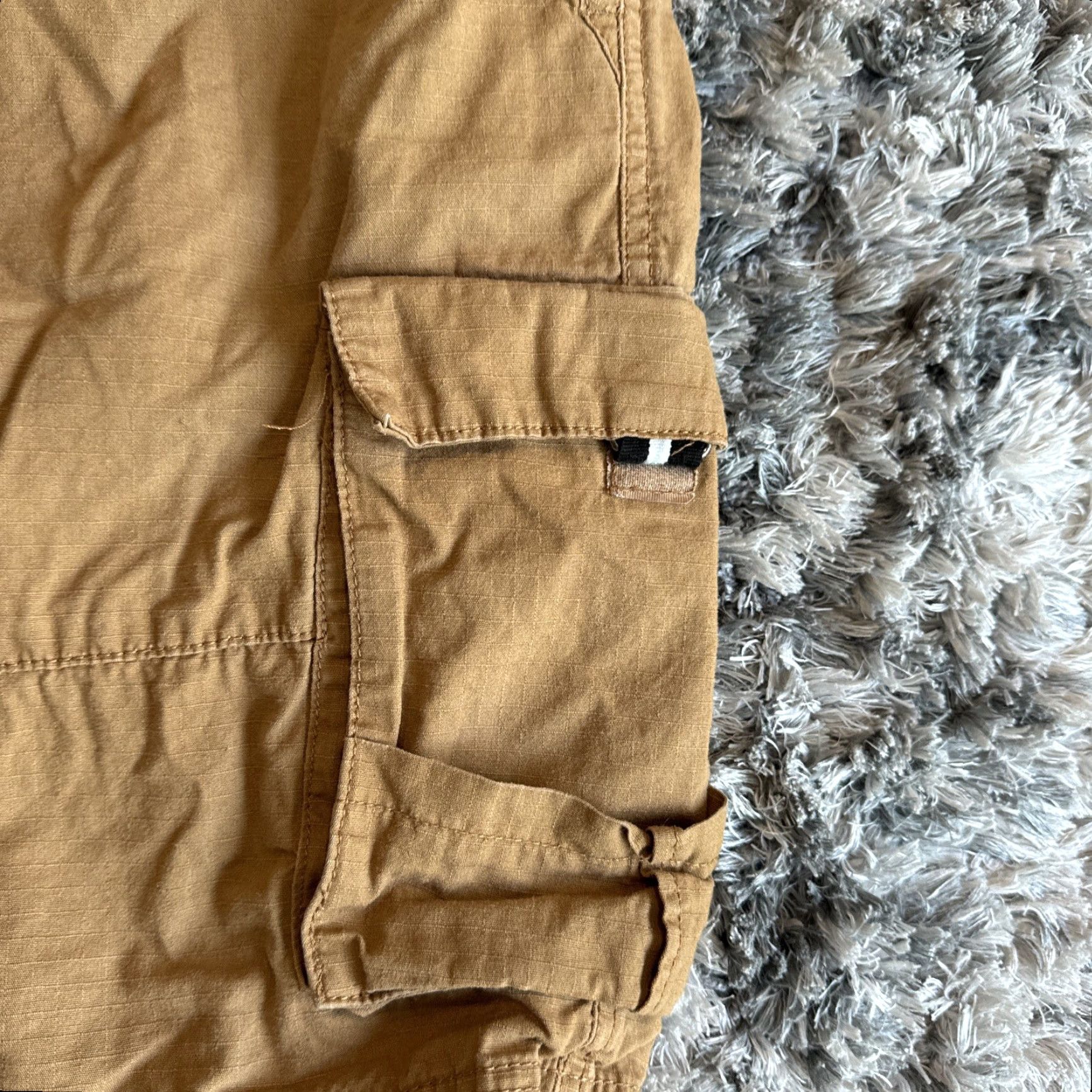 X-LARGE VINTAGE Cargo Men Khakis Shorts XL Beige Adjustable Waist Summer Y2K Inseam 8 Pants Size US 36 / EU 52 - 2 Thumbnail