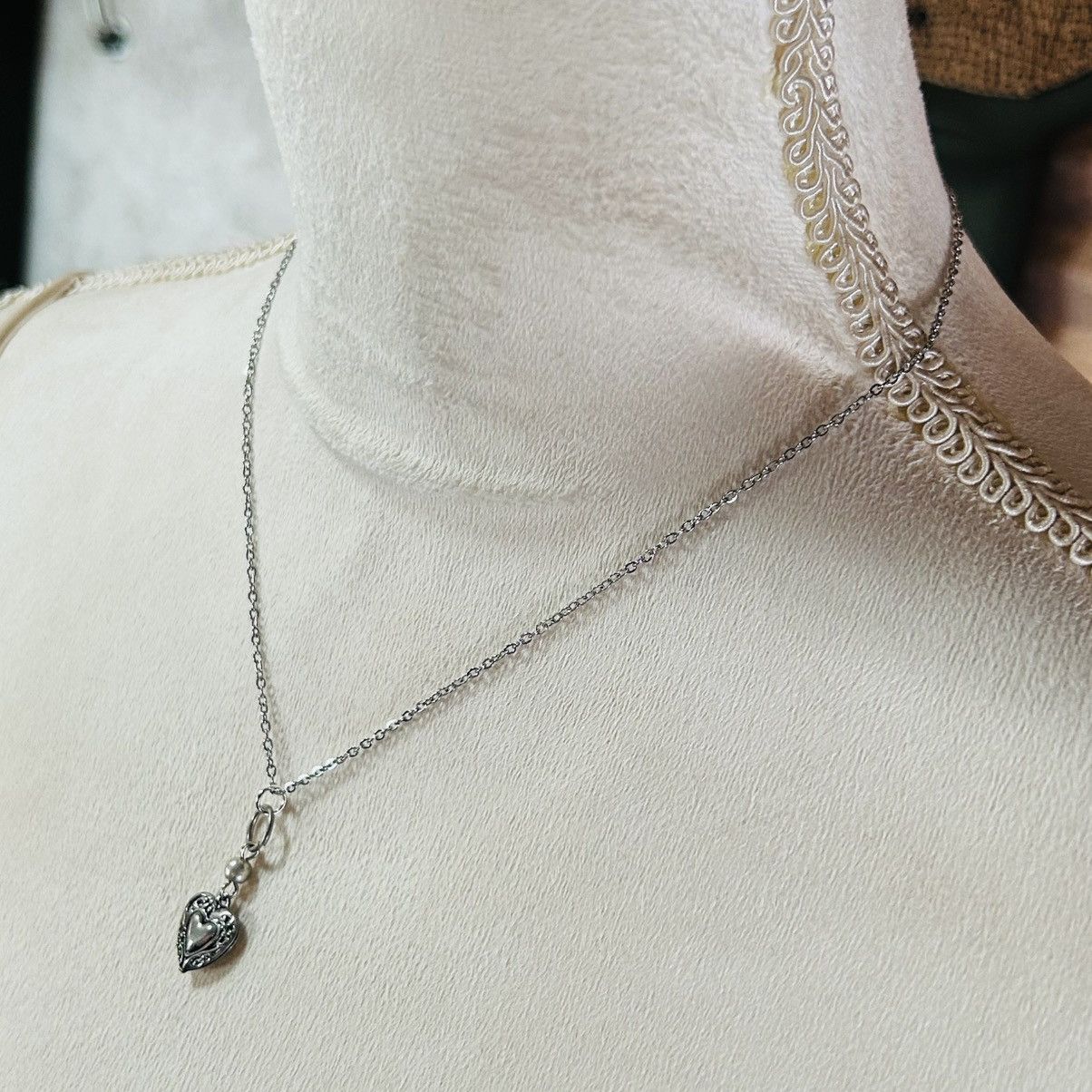 Handmade Handcrafted vintage filigree design dual side heart necklace Size ONE SIZE - 4 Thumbnail