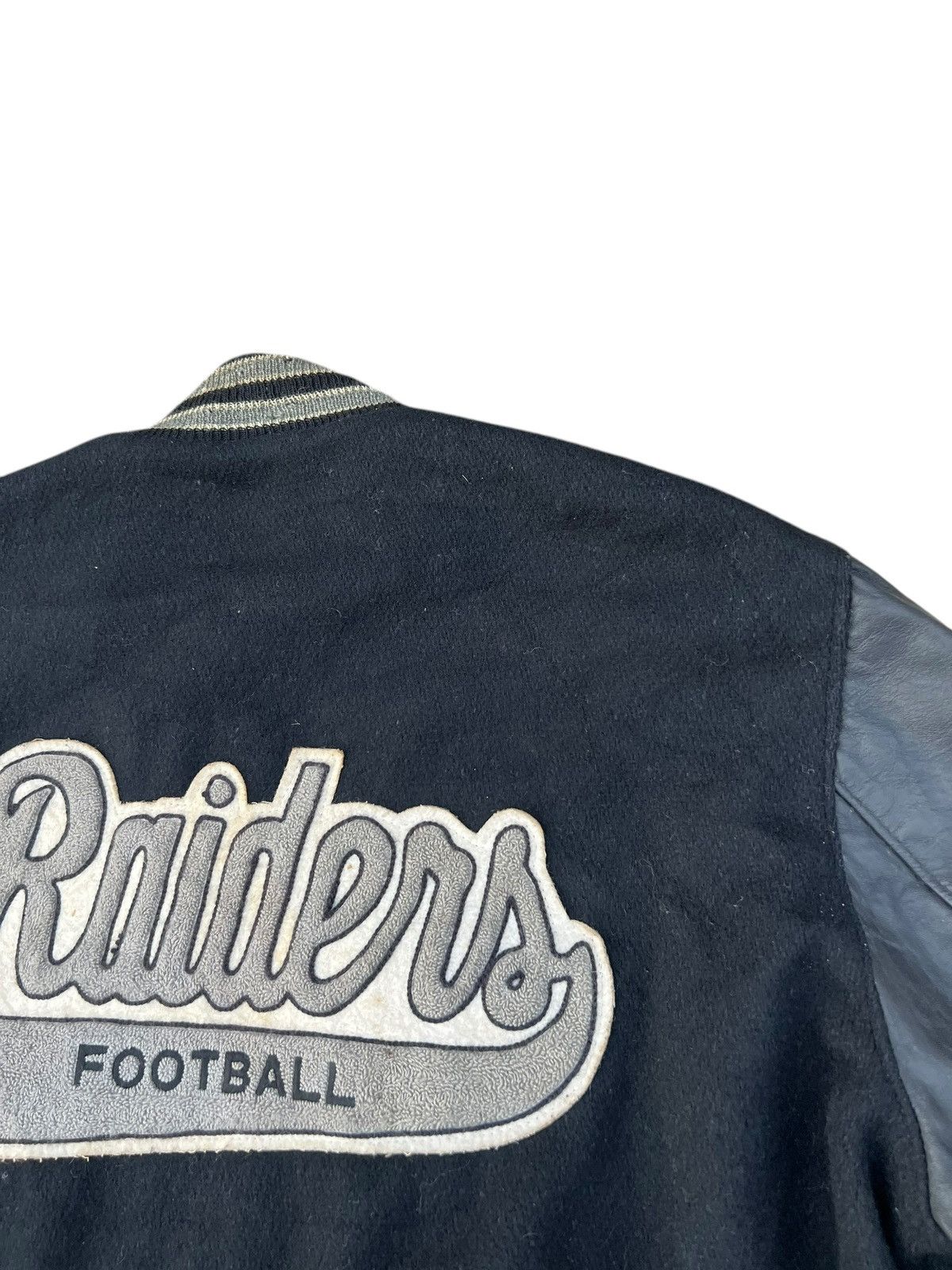 NBA 80s 90s DeLONG Raiders Football Distressed Varsity Jacket Size US L / EU 52-54 / 3 - 21 Thumbnail