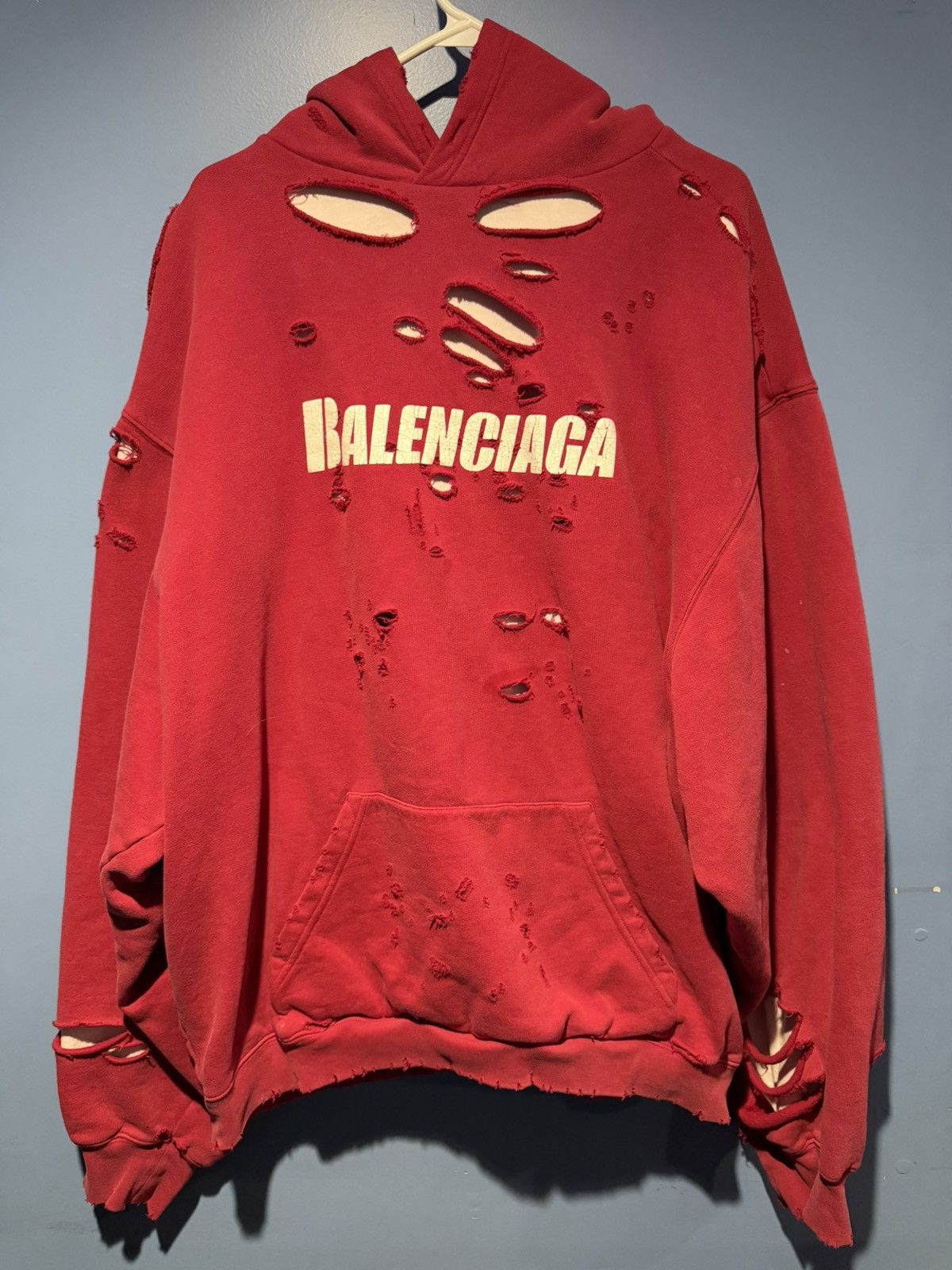 Balenciaga BALENCIAGA Distressed Red Hoodie SIZE MEDIUM Size US M / EU 48-50 / 2 - 1 Thumbnail