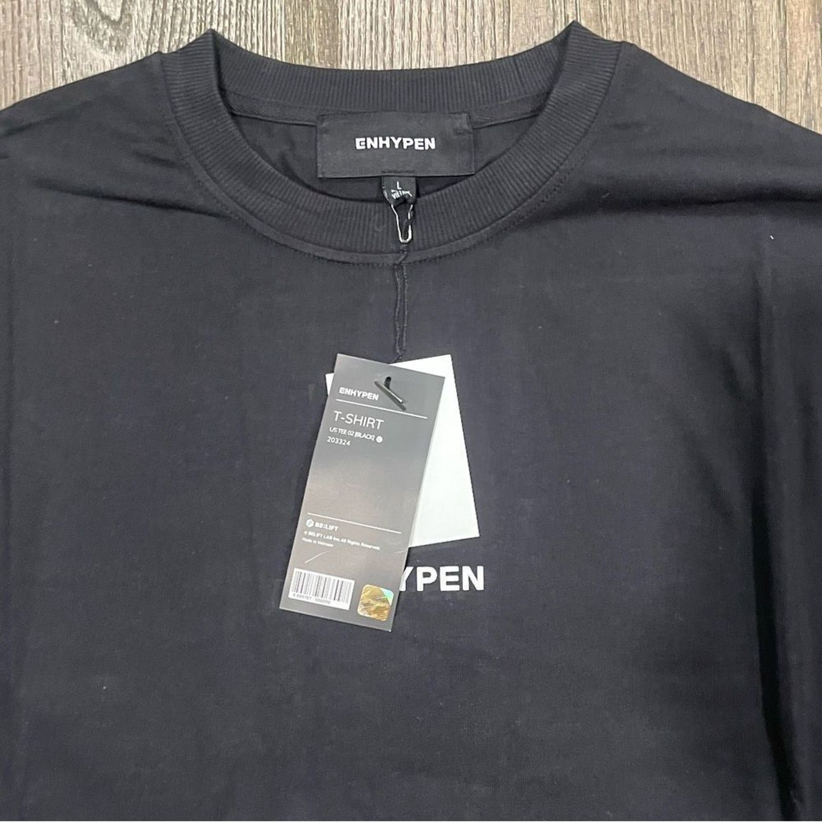 Vintage NWT Enhypen Band Dawn Dusk Black Long Sleeve T-Shirt Size L Size US L / EU 52-54 / 3 - 8 Thumbnail