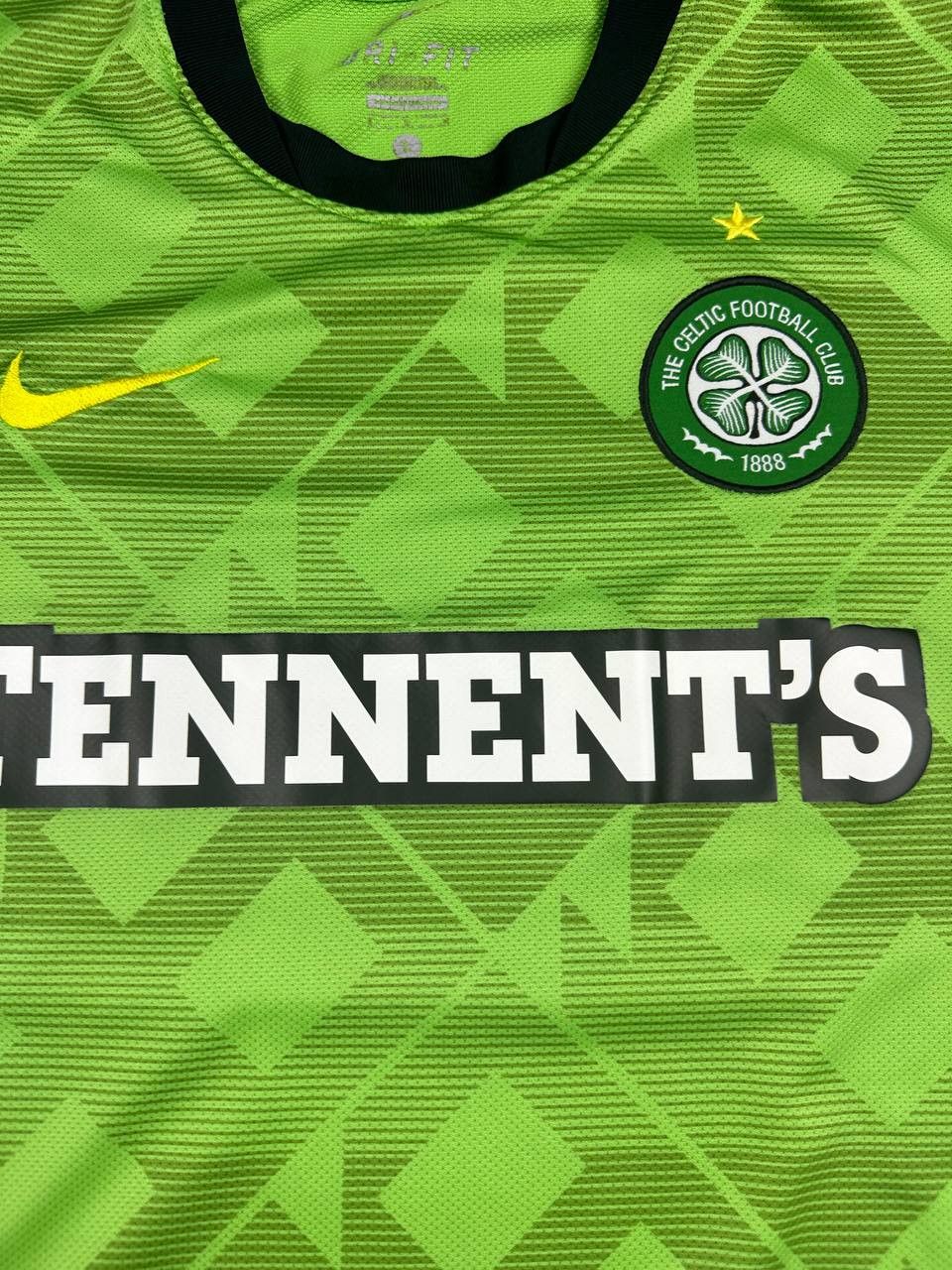 Nike 2010/11 Nike Celtic FC Away Soccer Jersey Size US L / EU 52-54 / 3 - 5 Thumbnail