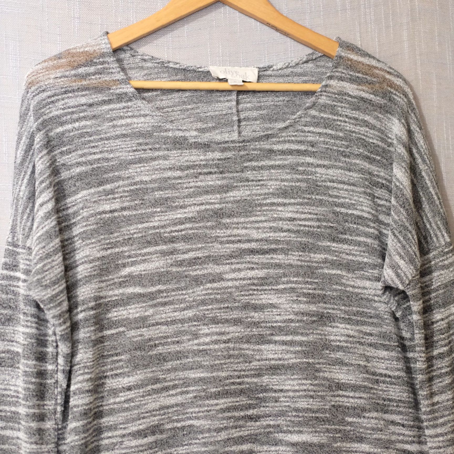 Olive Olive + Oak Lightweight Knit Sheer Top Gray Overlay Women's M Dolman Sleeve Round Neck Heather Grey, Nwot, Casual, Blouse Size M / US 6-8 / IT 42-44 - 2 Thumbnail