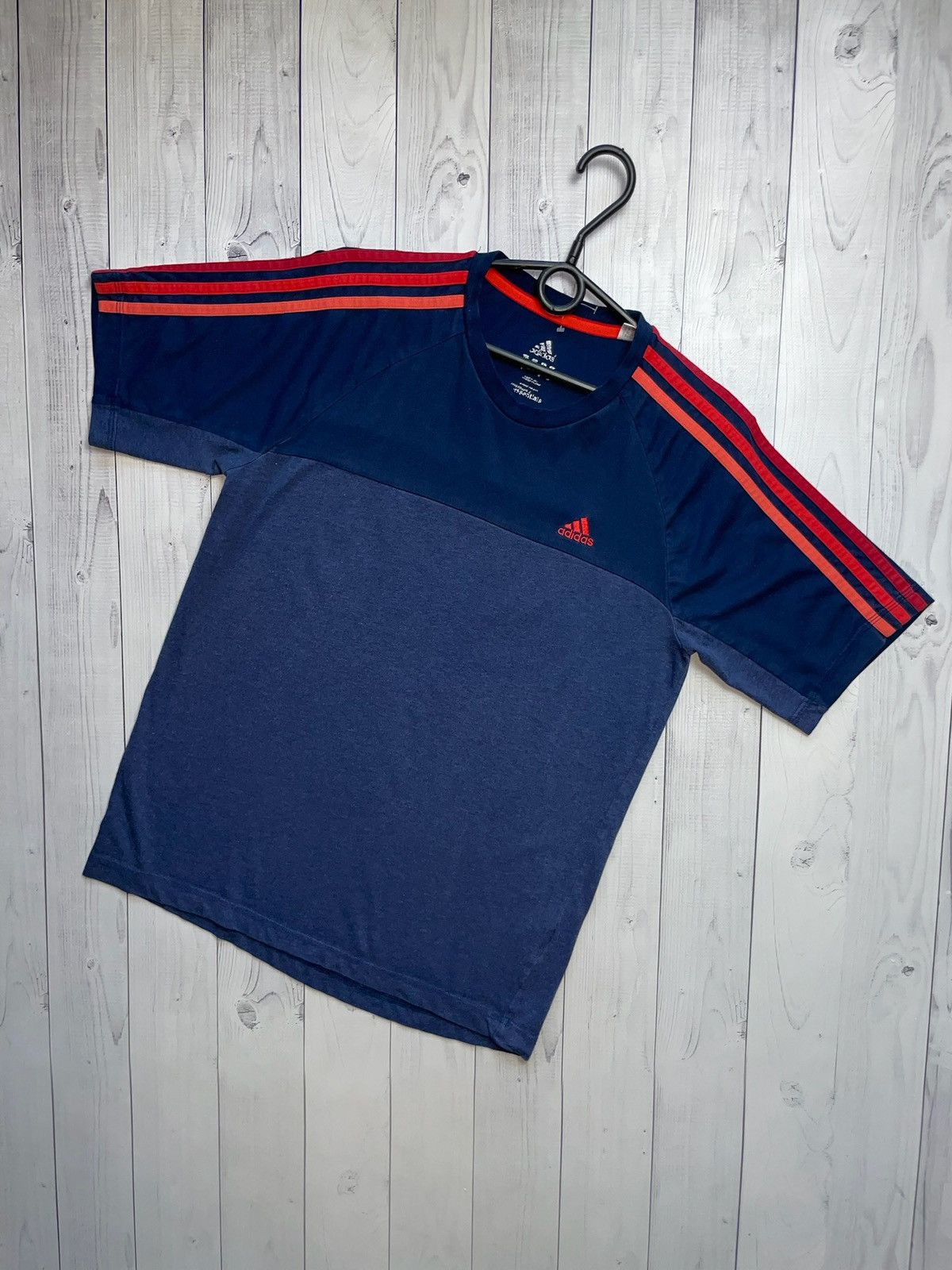 Adidas × Vintage Vintage adidas essentials performance tee stripes Size US S / EU 44-46 / 1 - 1 Thumbnail