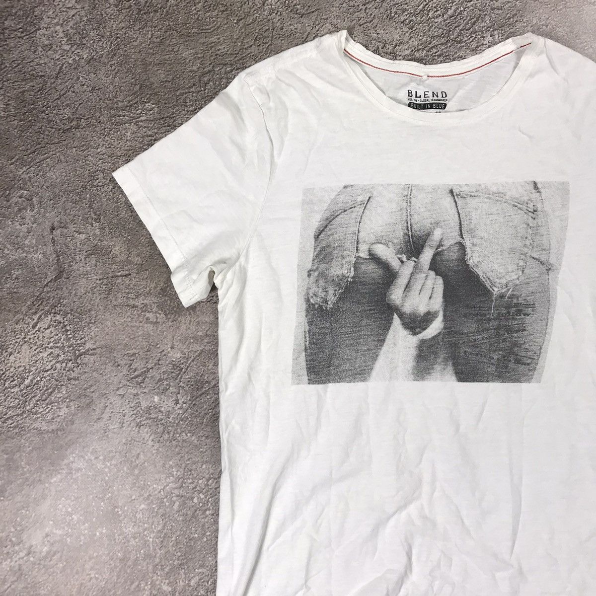 Vintage Vintage Y2K Graphic Tee Sun Faded Humor Streetwear Small Size US S / EU 44-46 / 1 - 3 Thumbnail