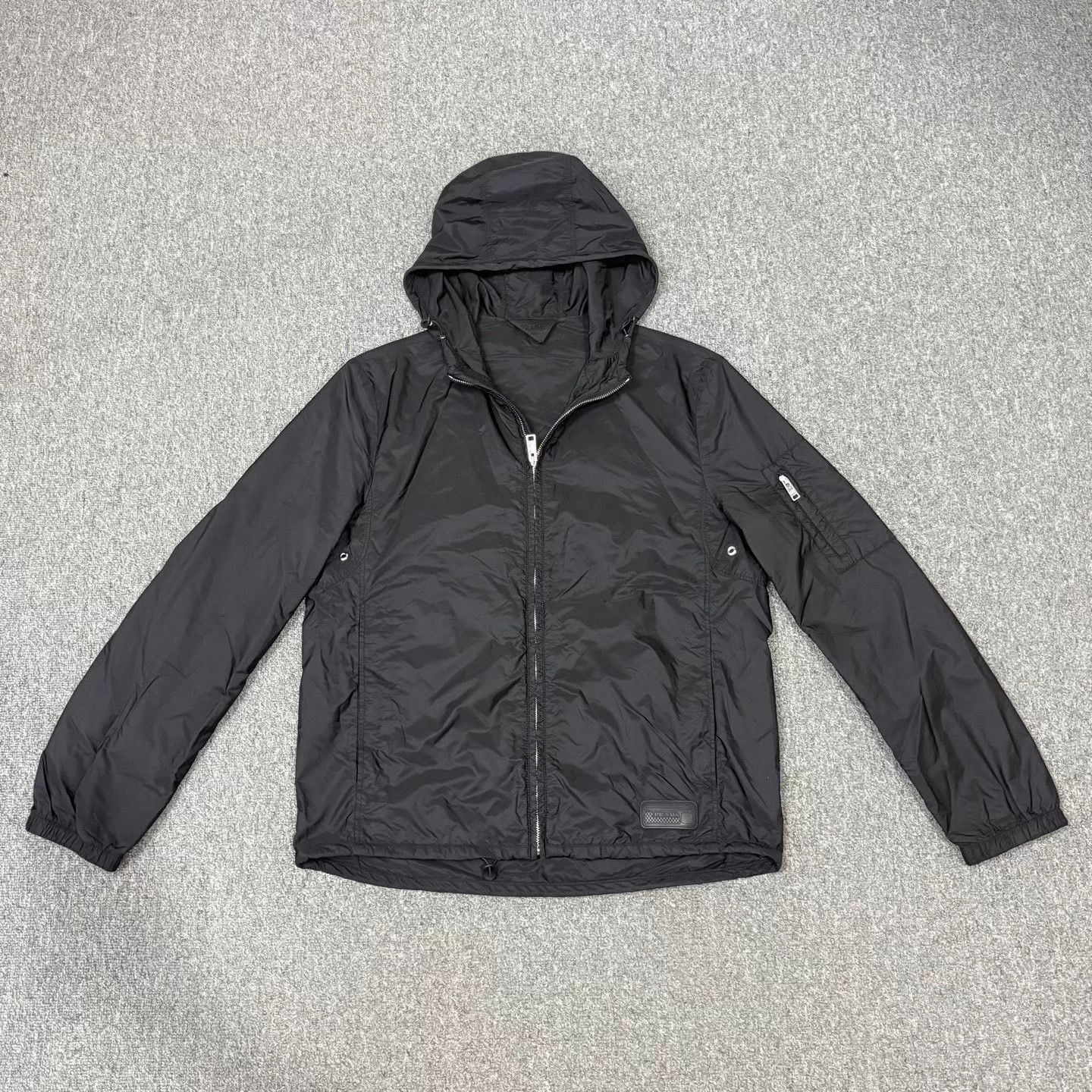 Prada Prada black nylon puffer jacket 50 mint Size US M / EU 48-50 / 2 - 1 Thumbnail