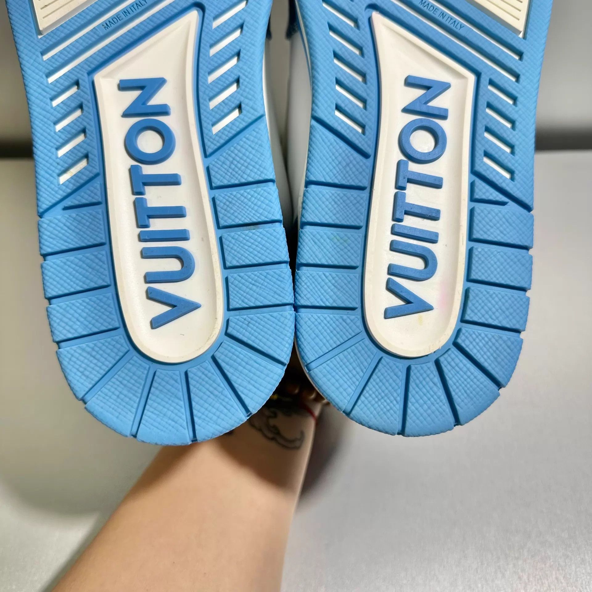 Louis Vuitton LV Trainer White Blue Velcro 7/41 Mint Size US 8 / EU 41 - 8 Thumbnail