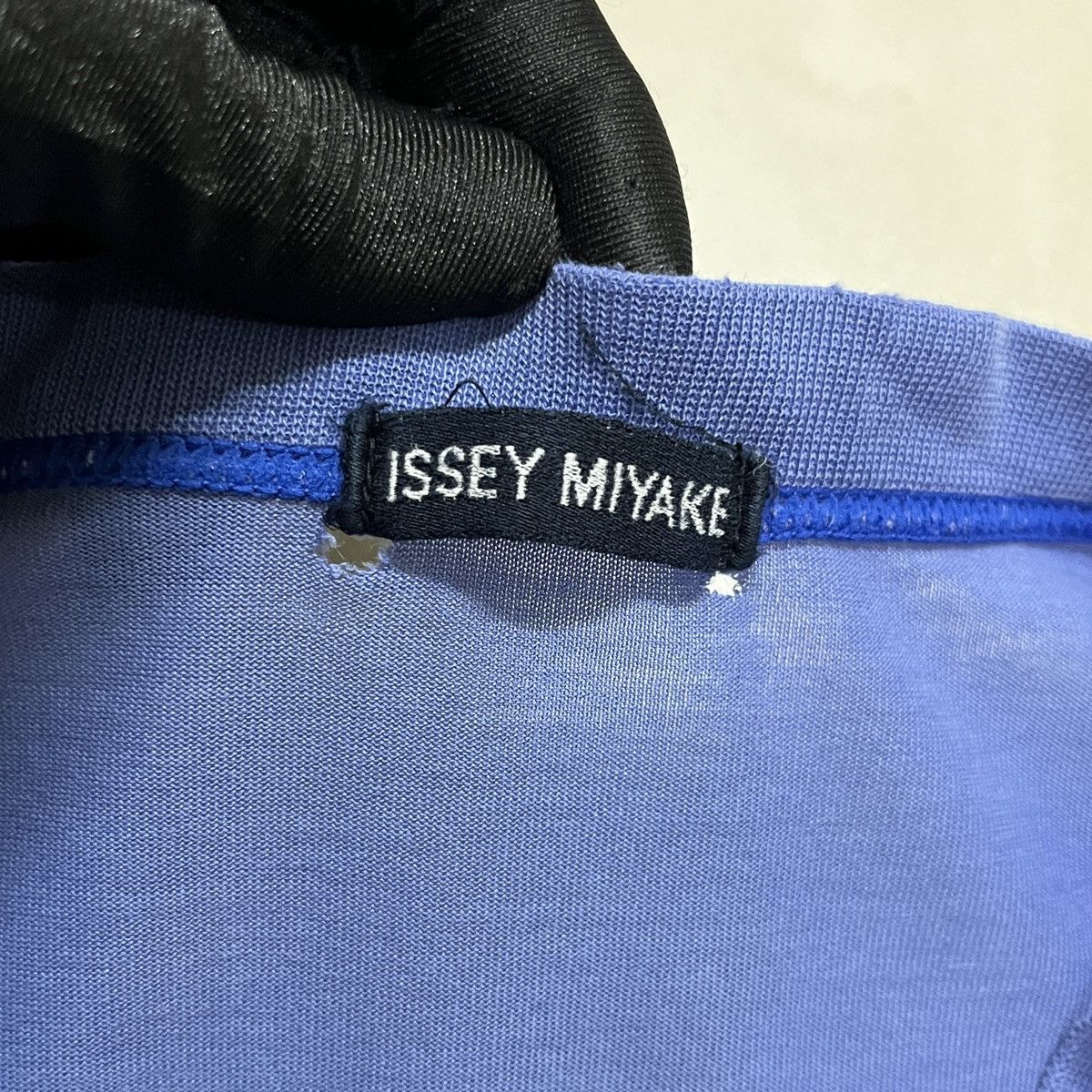 Issey Miyake × Japanese Brand × Vintage Vintage Issey Miyake Distressed Longsleeve T Shirt Size US M / EU 48-50 / 2 - 6 Thumbnail