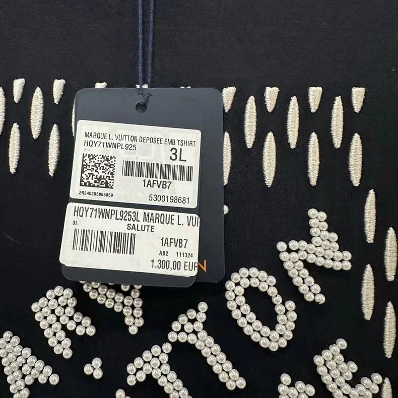 Louis Vuitton Louis Vuitton Beaded logo short sleeves Size US XXL / EU 58 / 5 - 5 Thumbnail