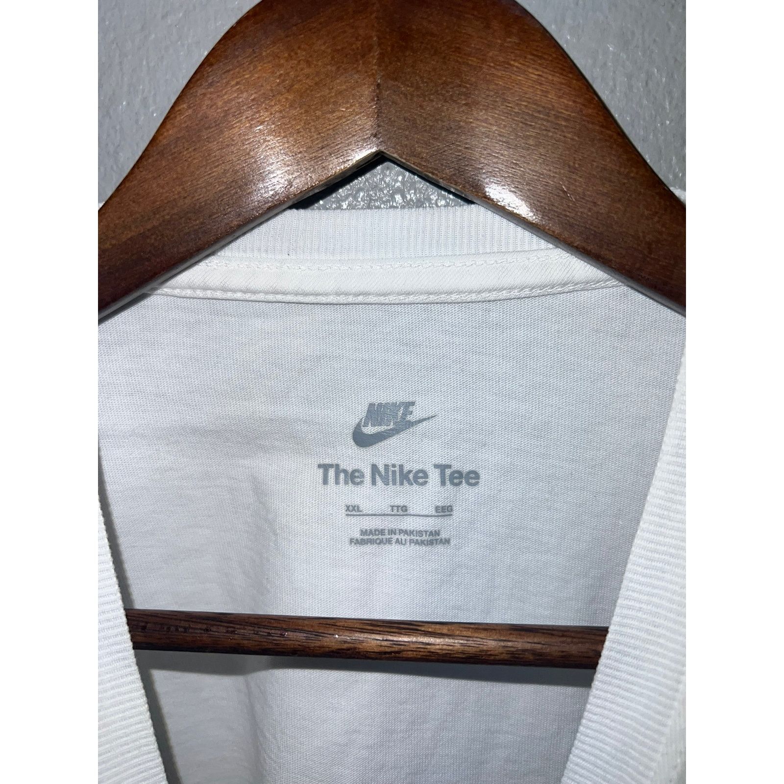 Nike Nike Sportswear Shirt White Purple Yellow Swoosh Tee 2XL XXL Size US XXL / EU 58 / 5 - 5 Thumbnail
