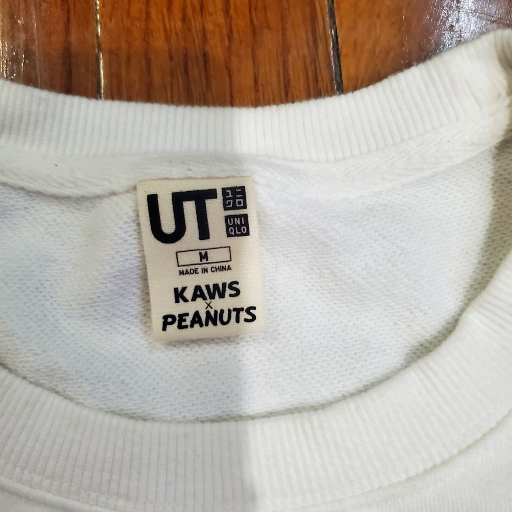 Uniqlo VINTAGE Uniqlo X Kaws X Peanuts Little Snoopy Crewneck White Size Medium (2017) Size US M / EU 48-50 / 2 - 7 Thumbnail