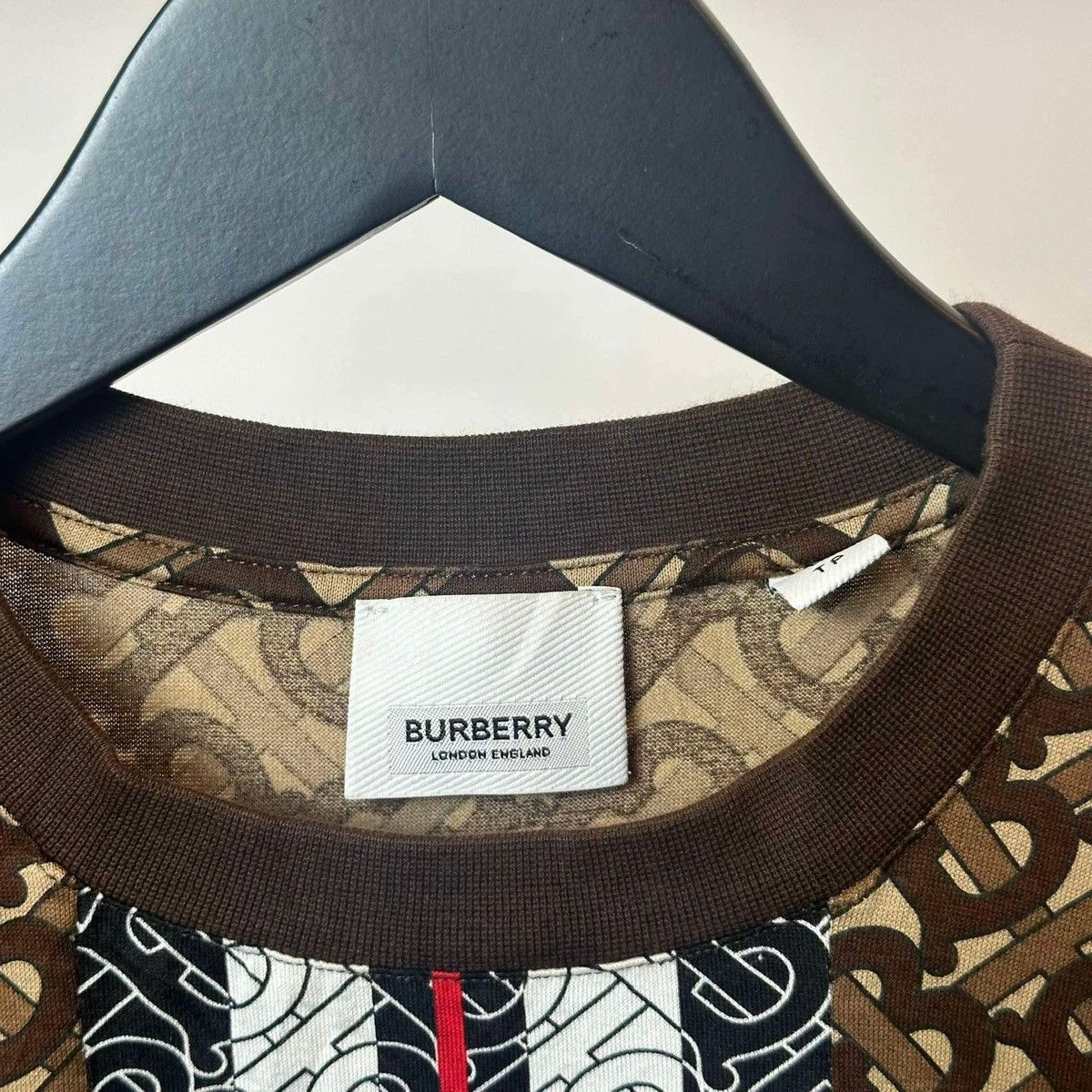 Burberry × Designer BURBERRY FULL PRINT “TB” T SHIRT Size US XS / EU 42 / 0 - 2 Thumbnail